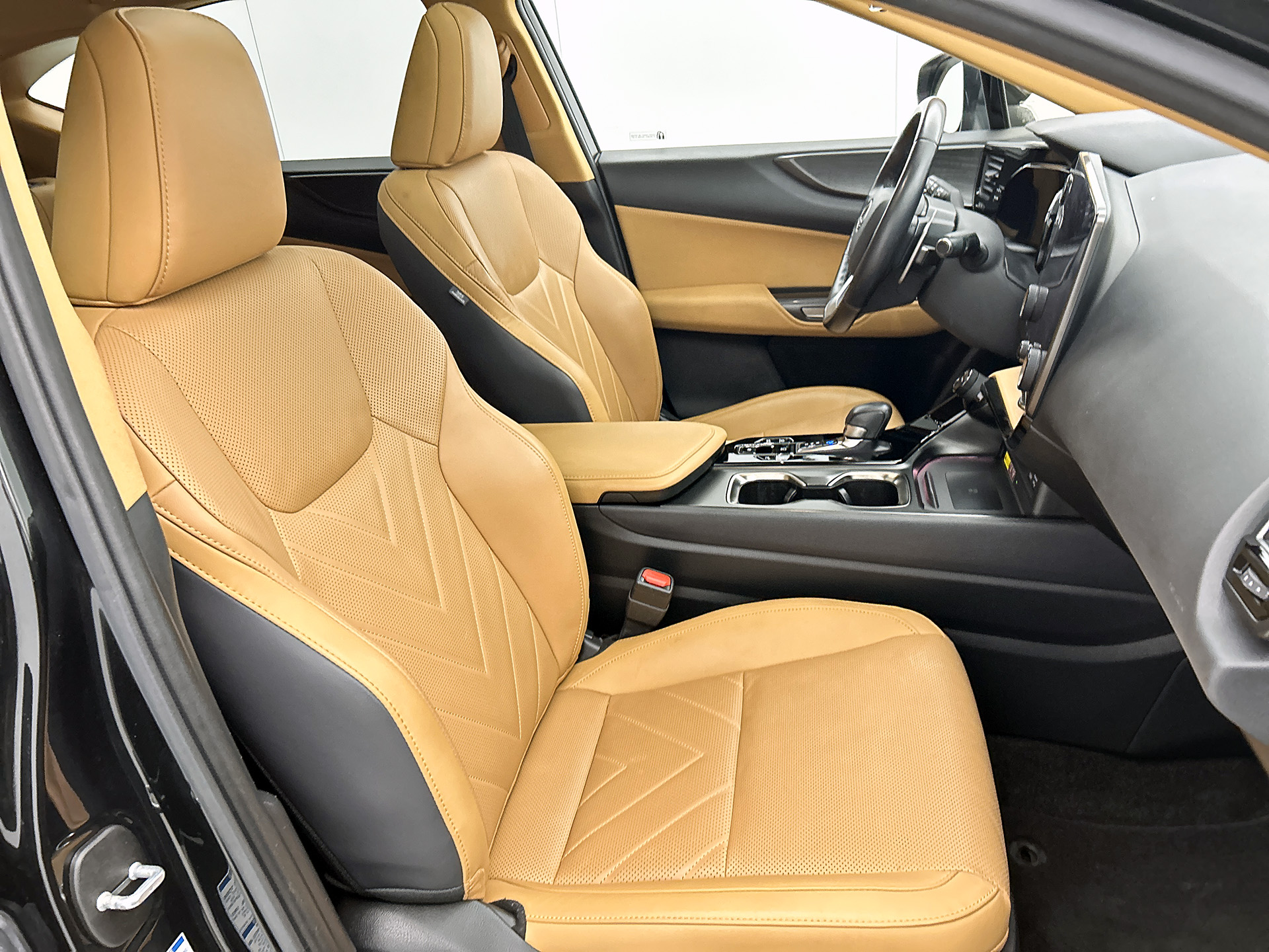 Foto van Lexus NX