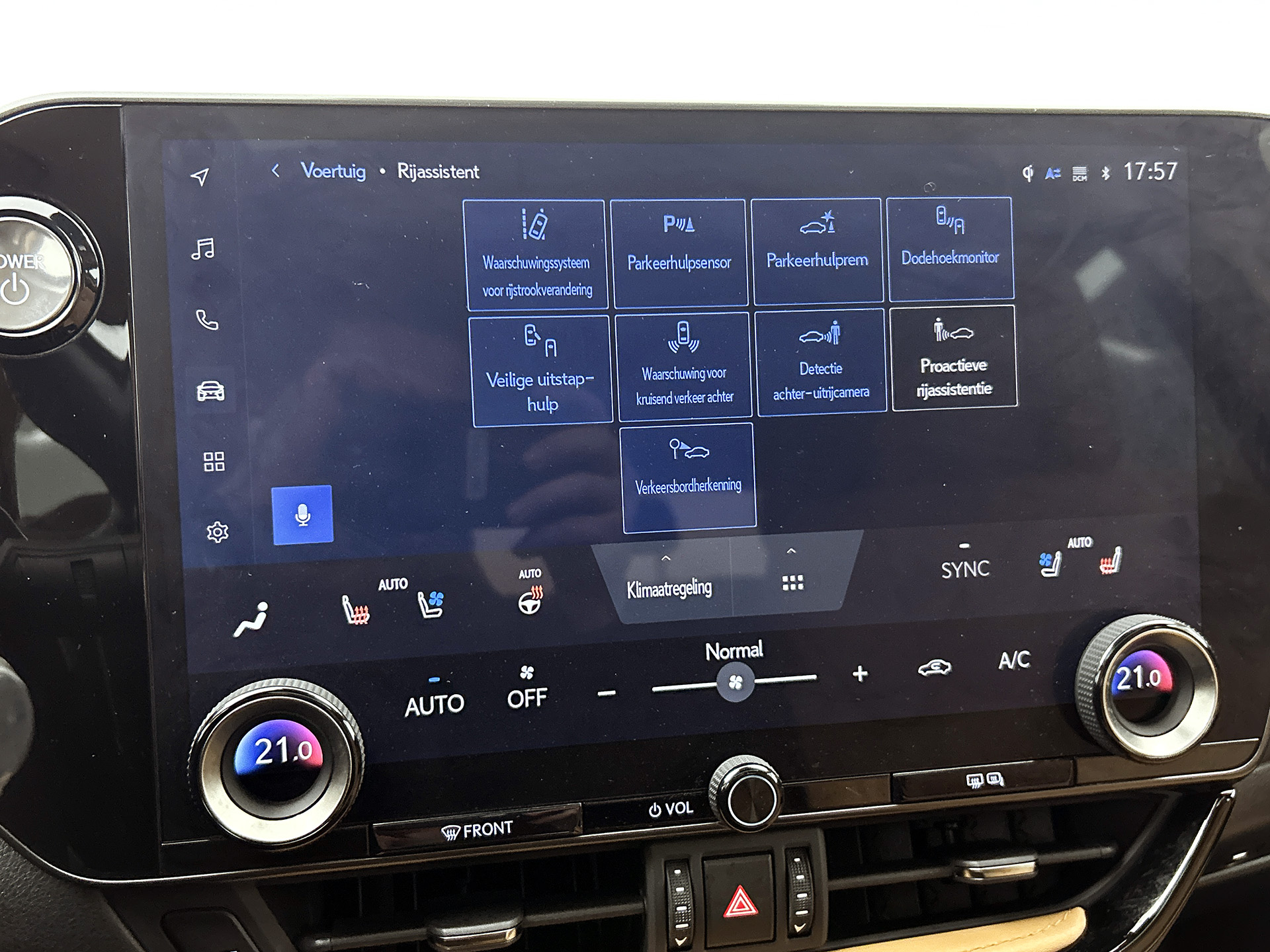 Foto van Lexus NX