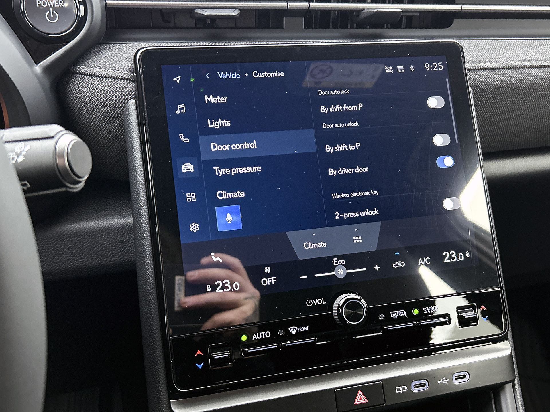 Foto van Lexus Lexus LBX