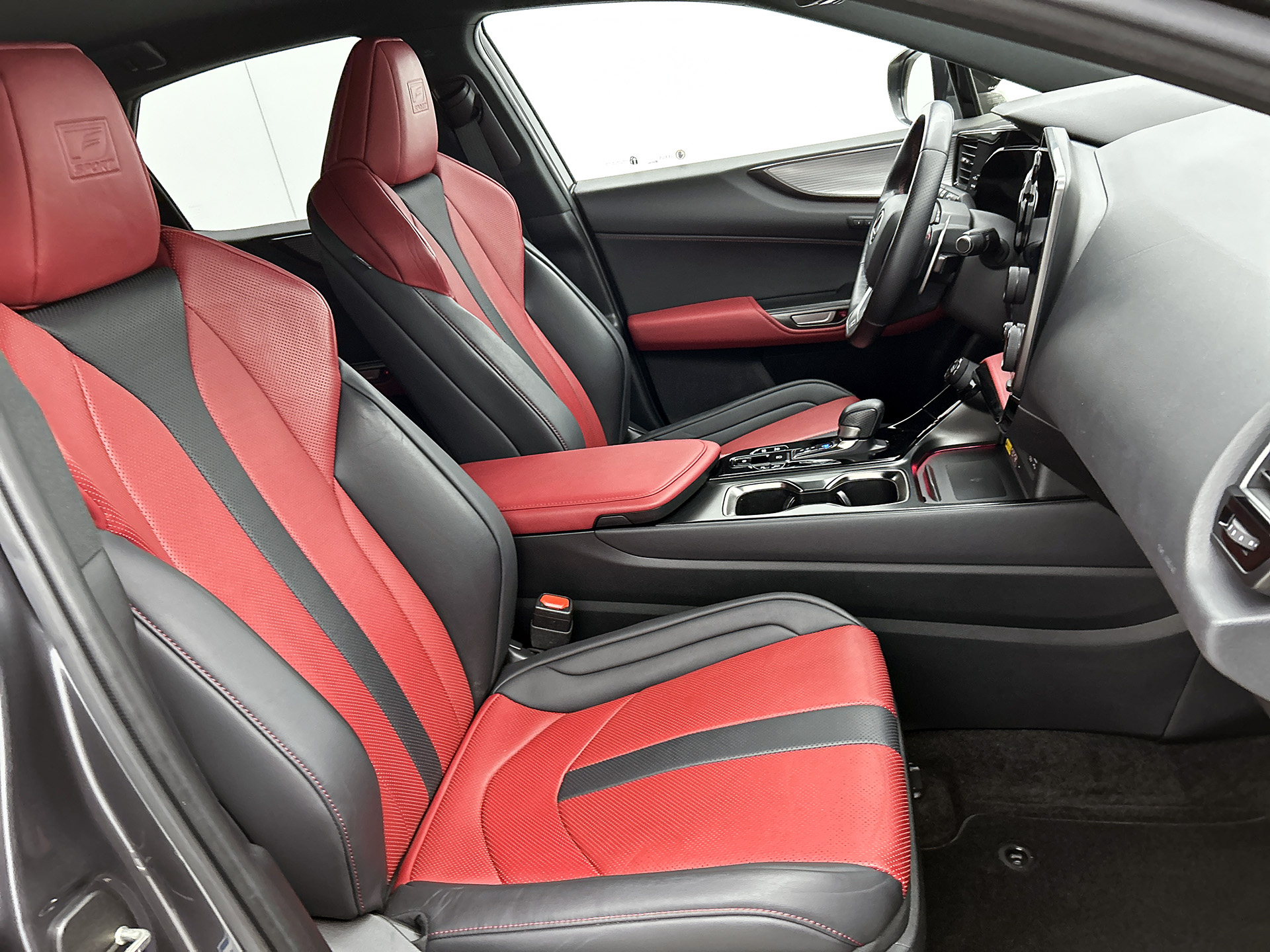 Foto van Lexus Lexus Nx450h+