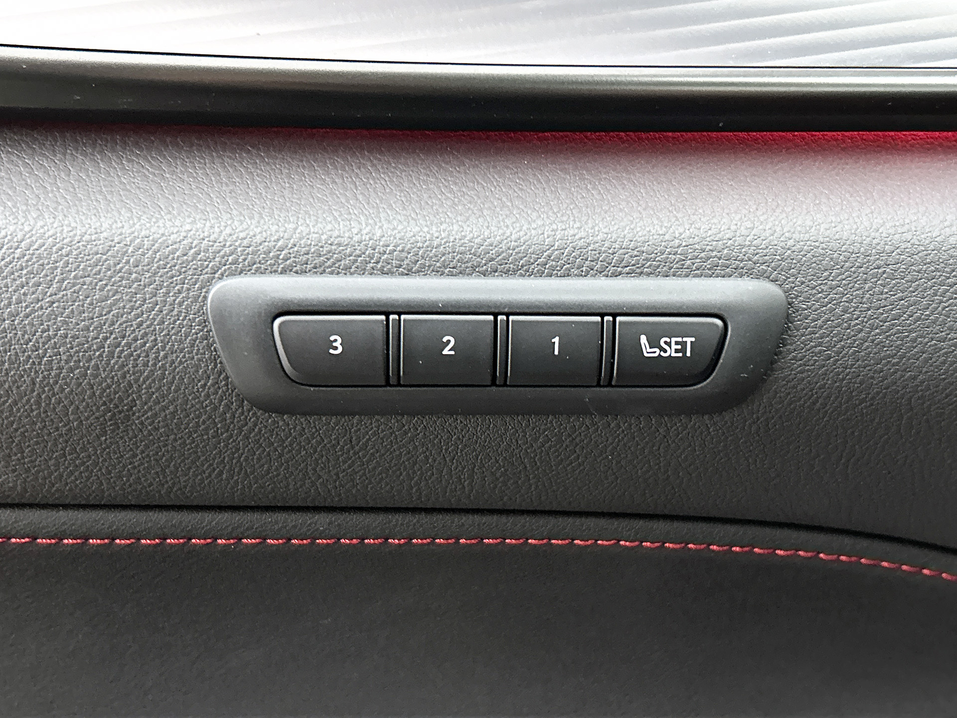 Foto van Lexus Lexus Nx450h+