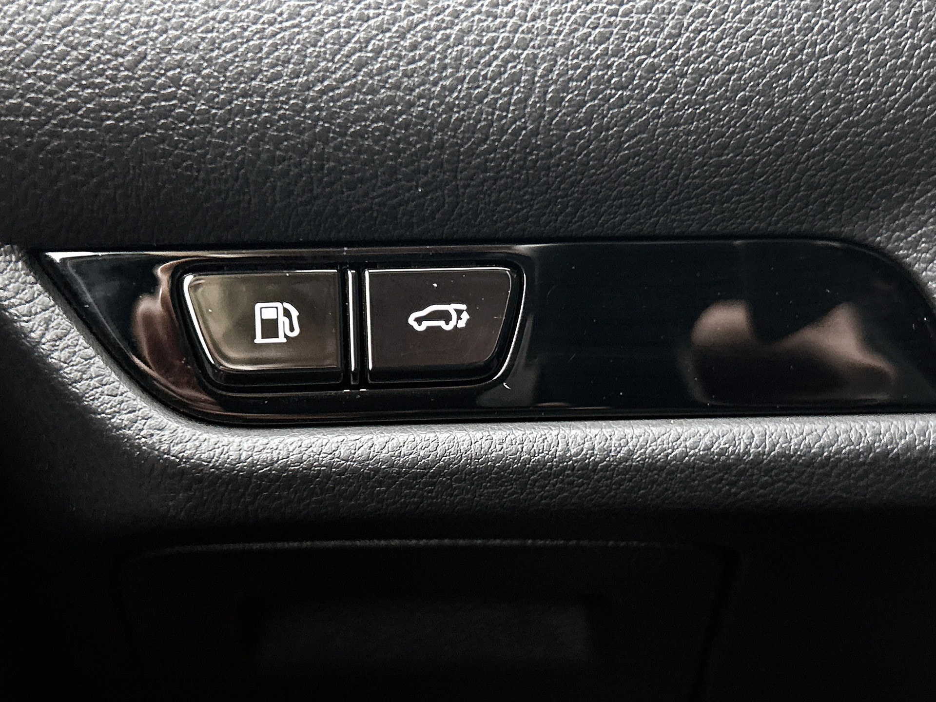 Foto van Lexus Lexus Nx450h+