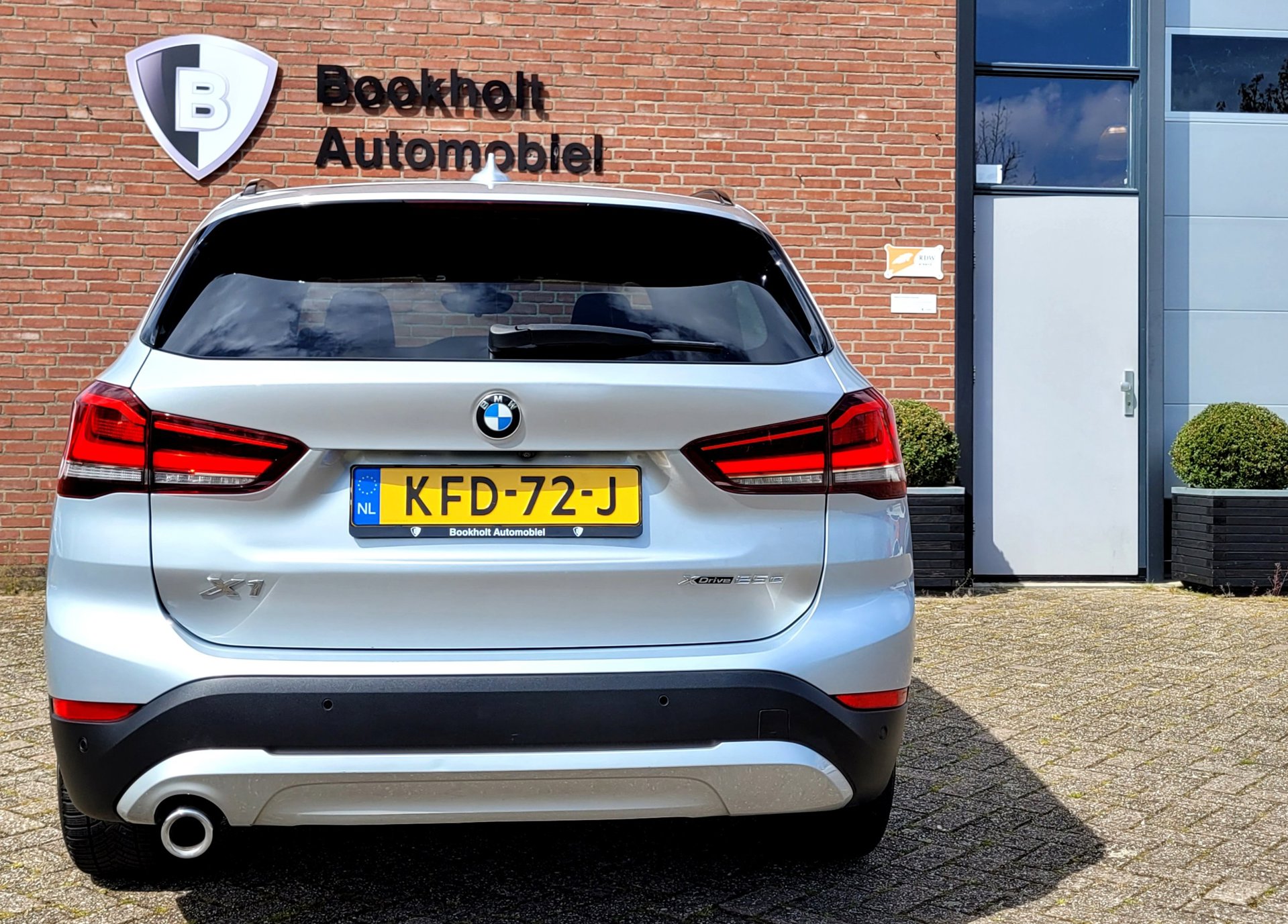 Foto van BMW X1 Xdrive25e