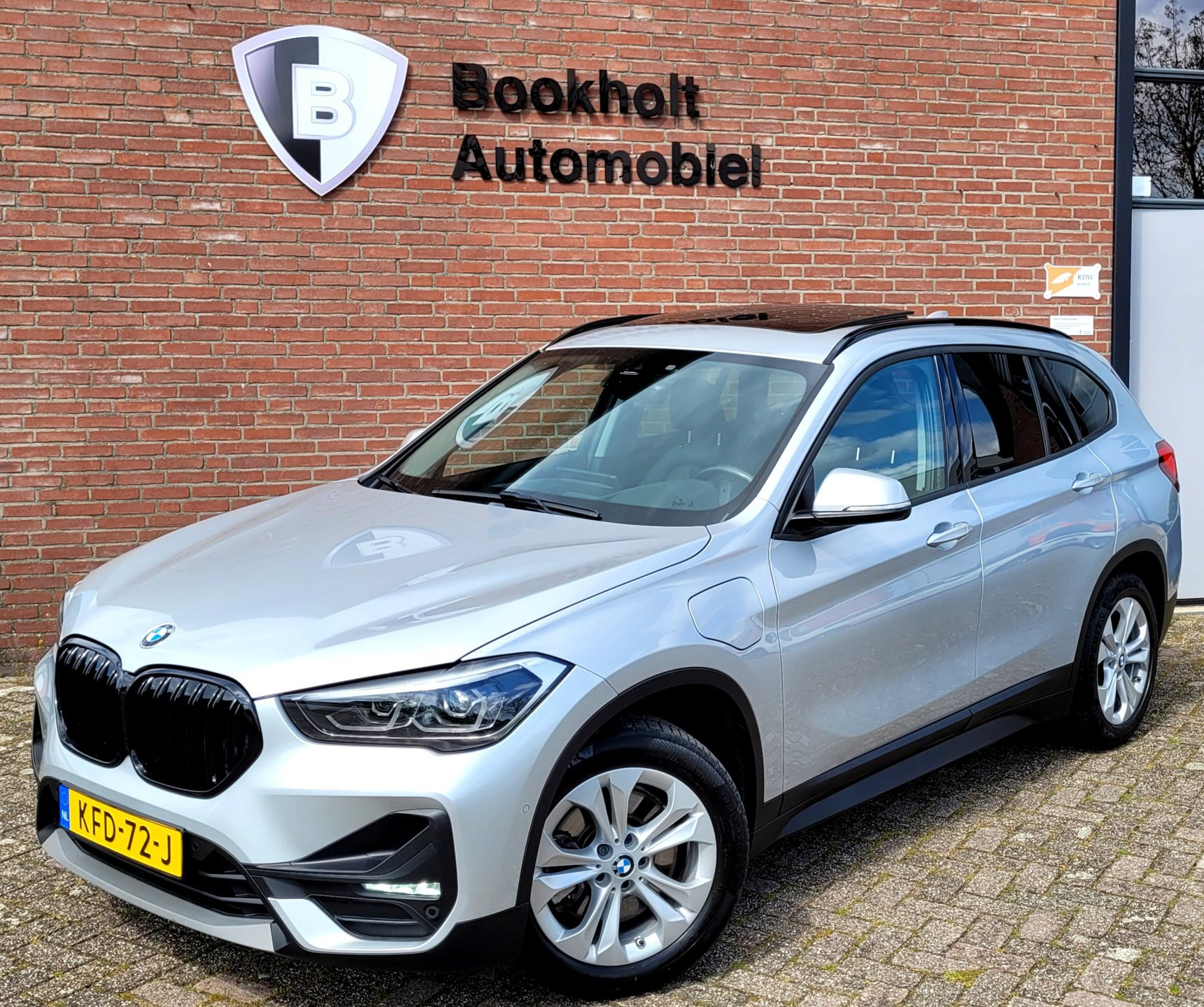 Foto van BMW X1 Xdrive25e