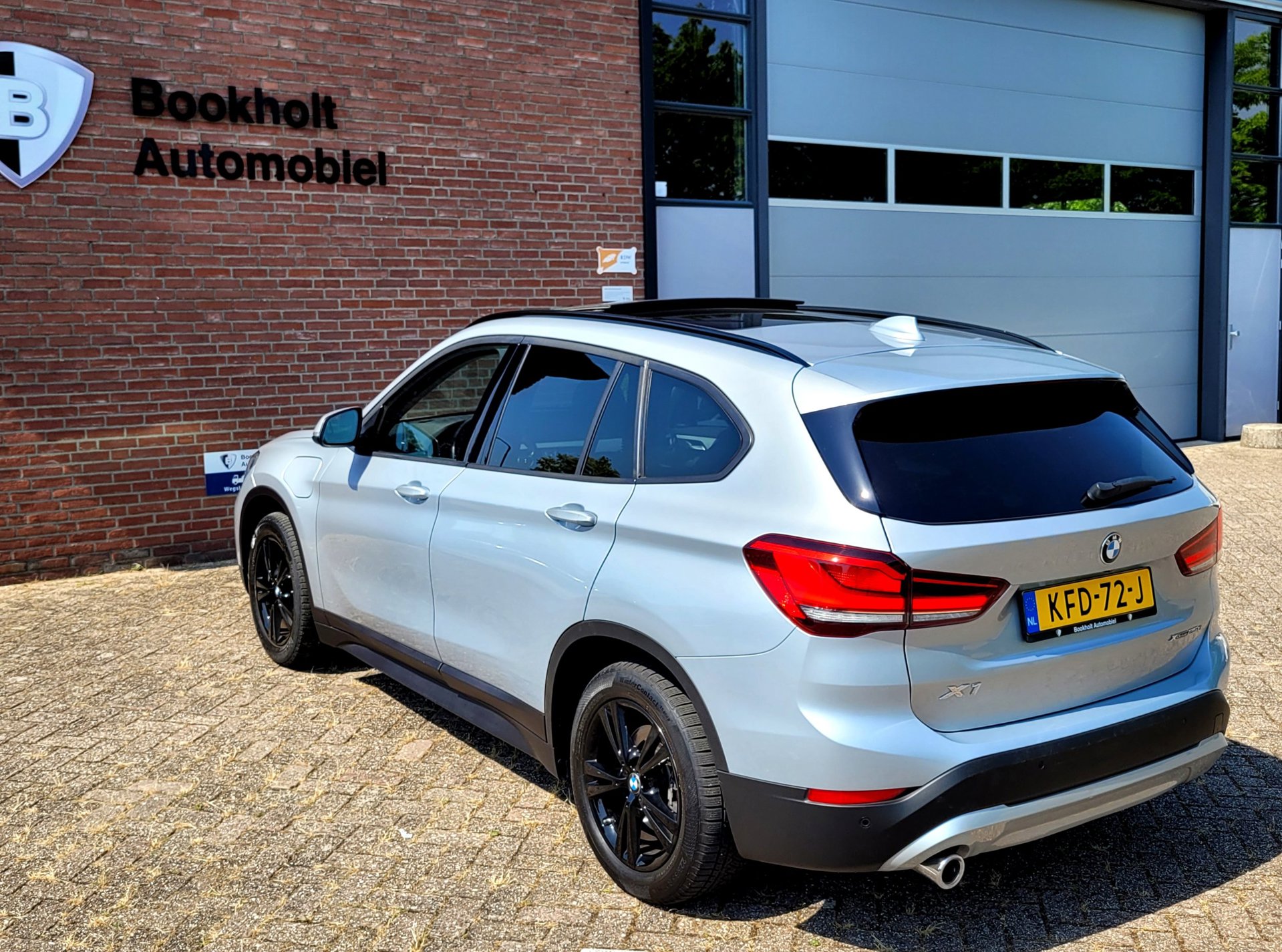 Foto van BMW X1 Xdrive25e