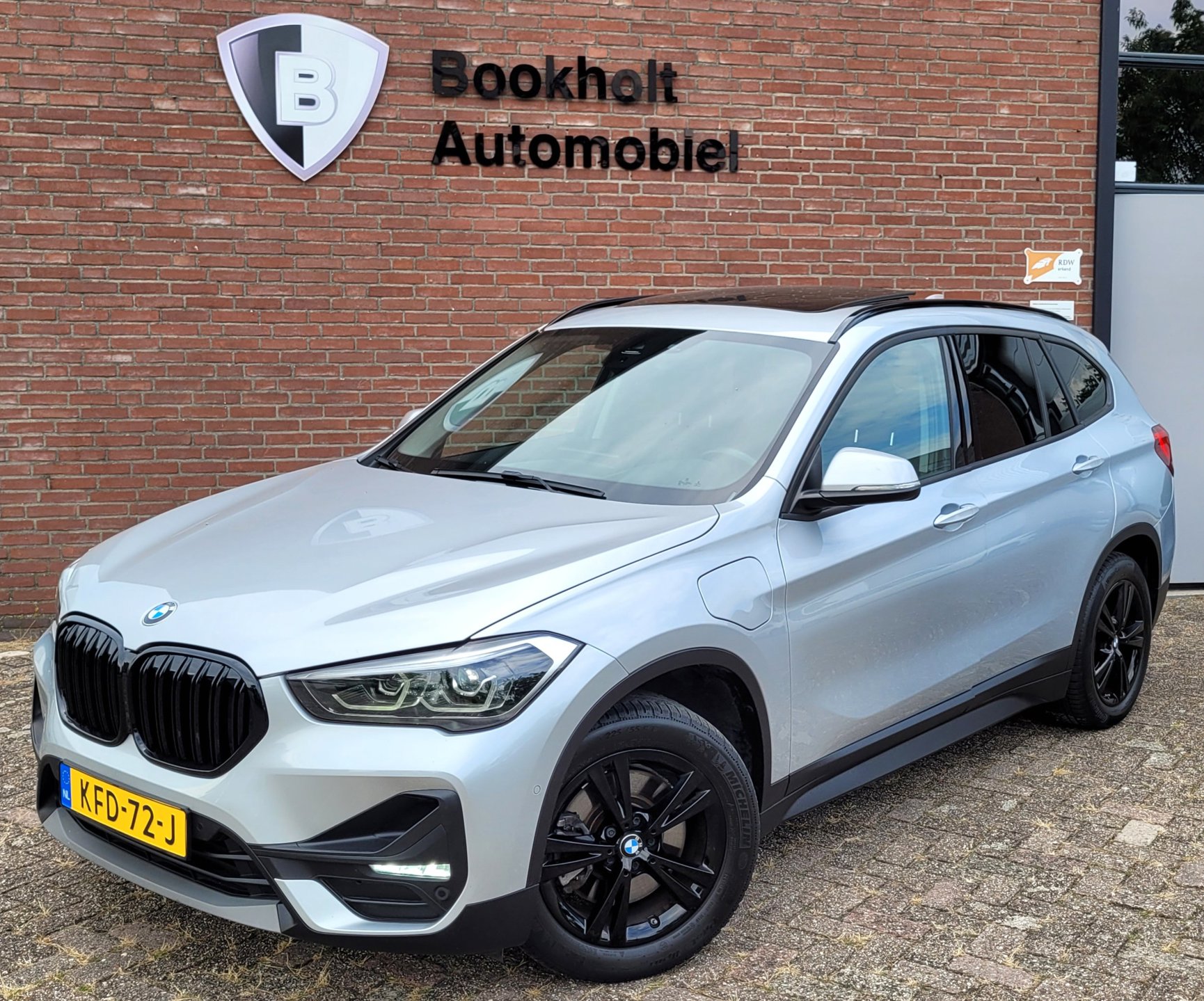 BMW X1 Xdrive25e XDrive25e Pano, HUD, Cam, Harman, M-stuur, Leer 2021 - voorkant