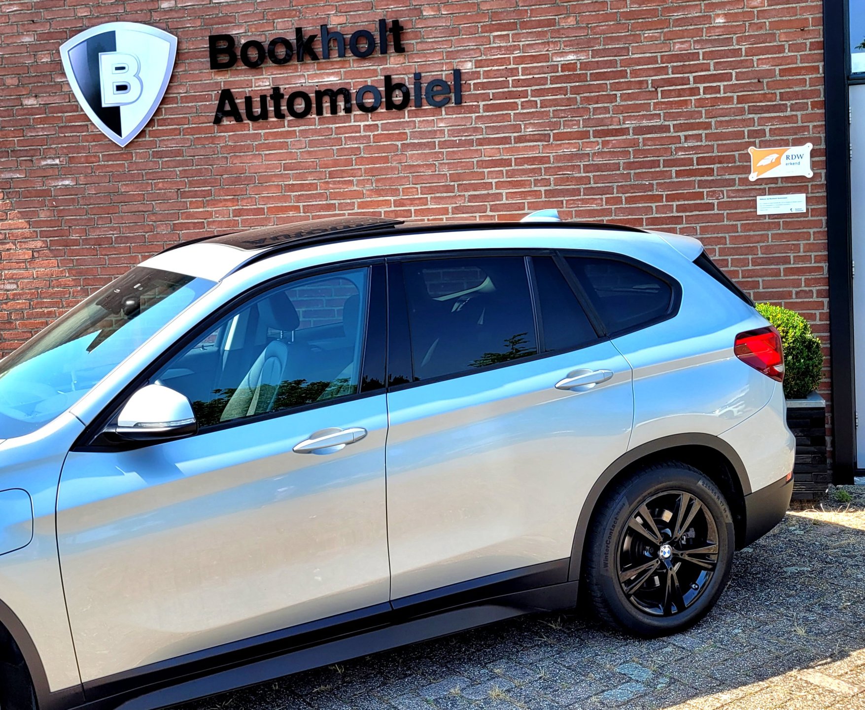 Foto van BMW X1 Xdrive25e
