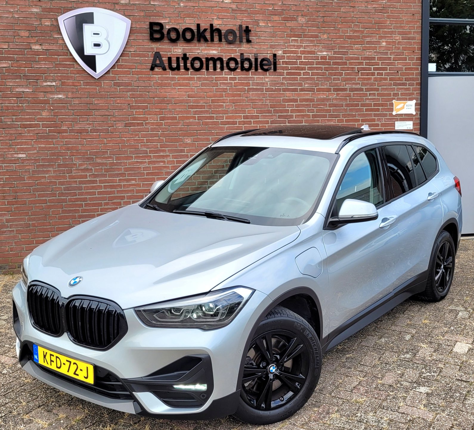 Foto van BMW X1 Xdrive25e