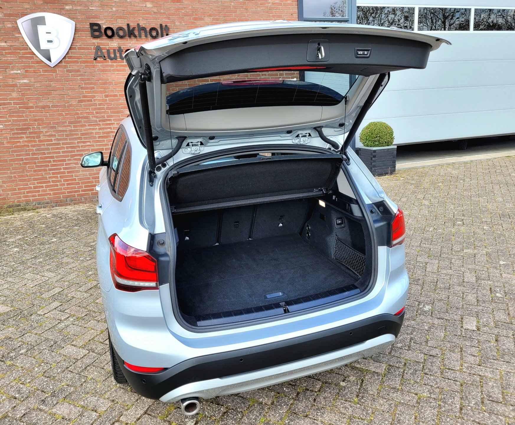Foto van BMW X1 Xdrive25e