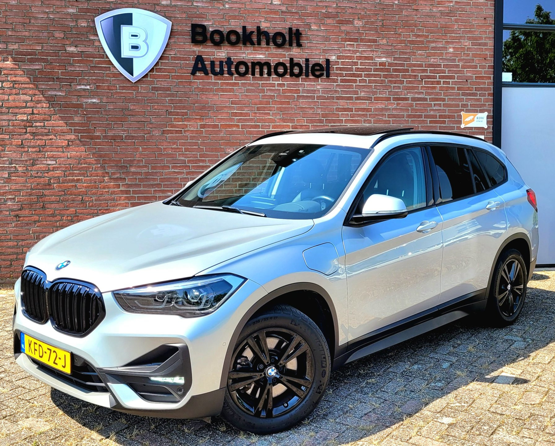 Foto van BMW X1 Xdrive25e