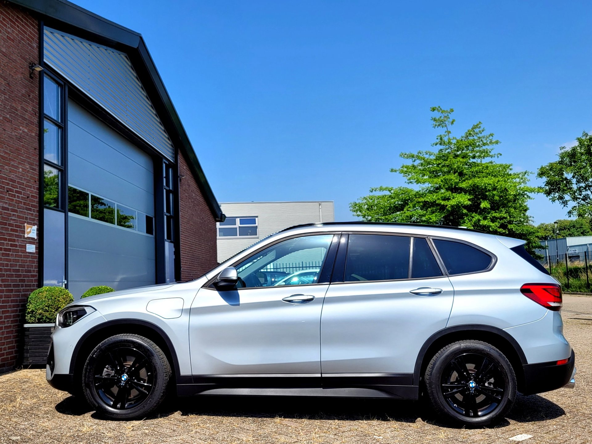 Foto van BMW X1 Xdrive25e
