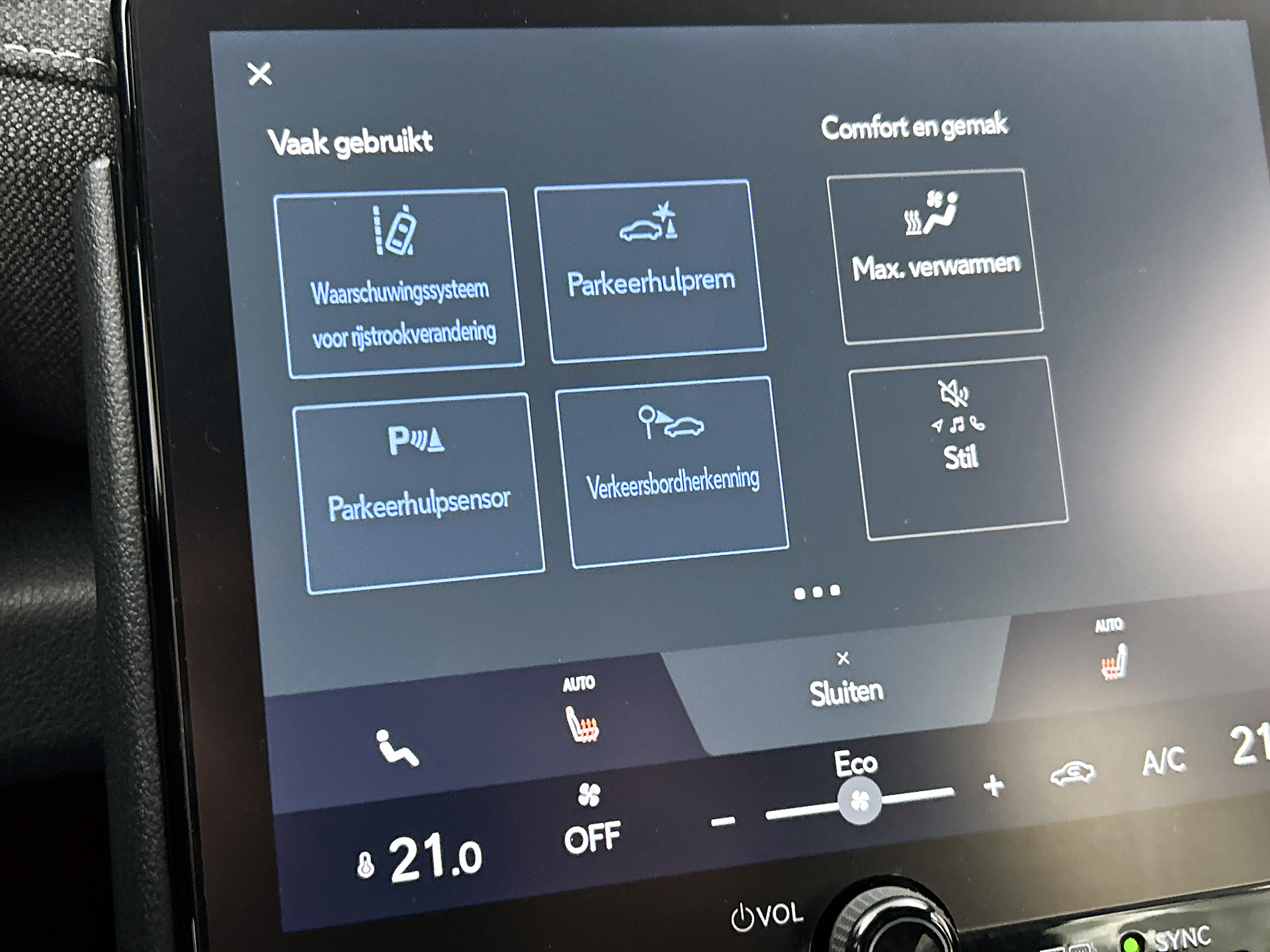 Foto van Lexus Lexus LBX