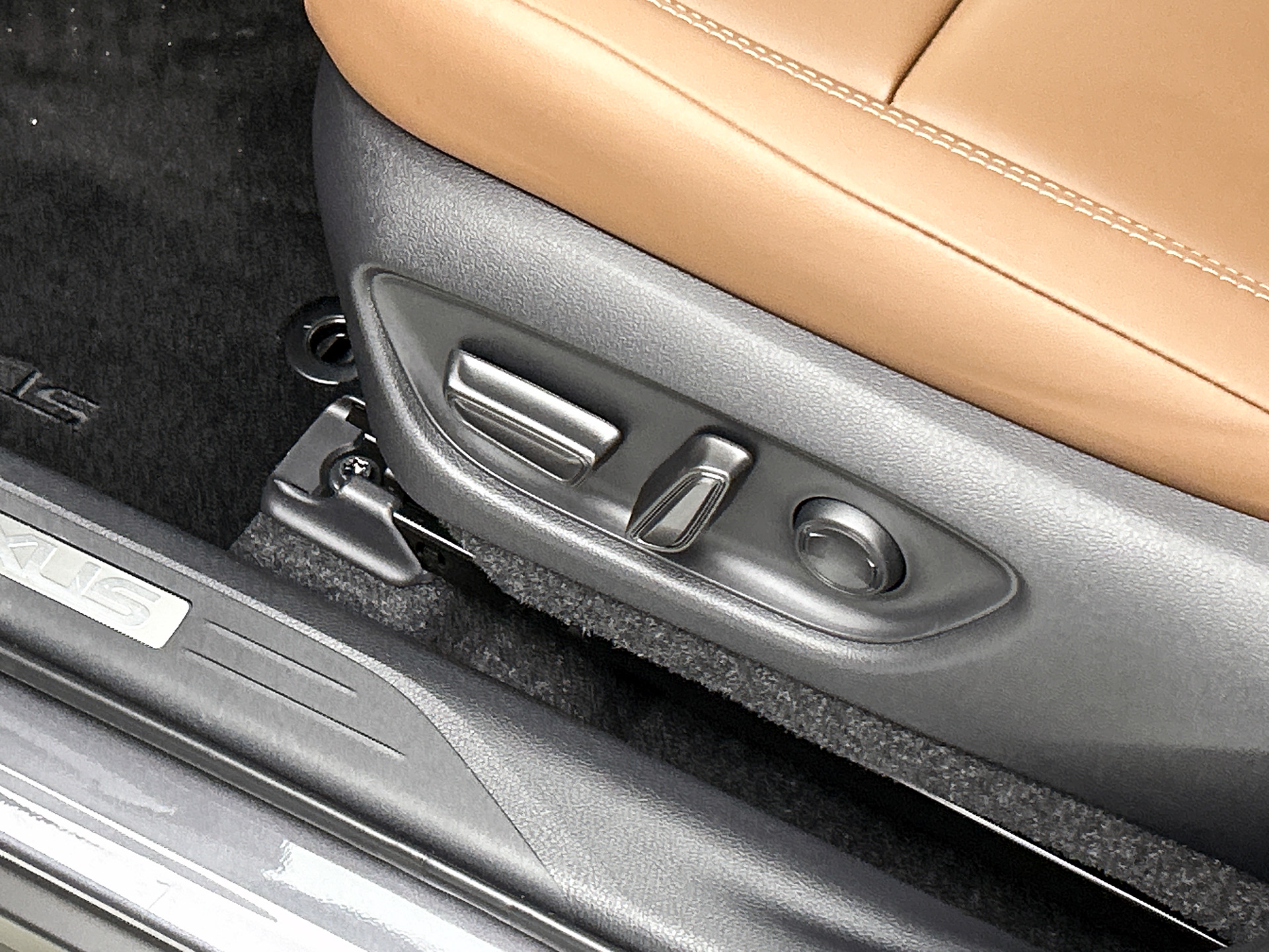 Foto van Lexus Lexus LBX