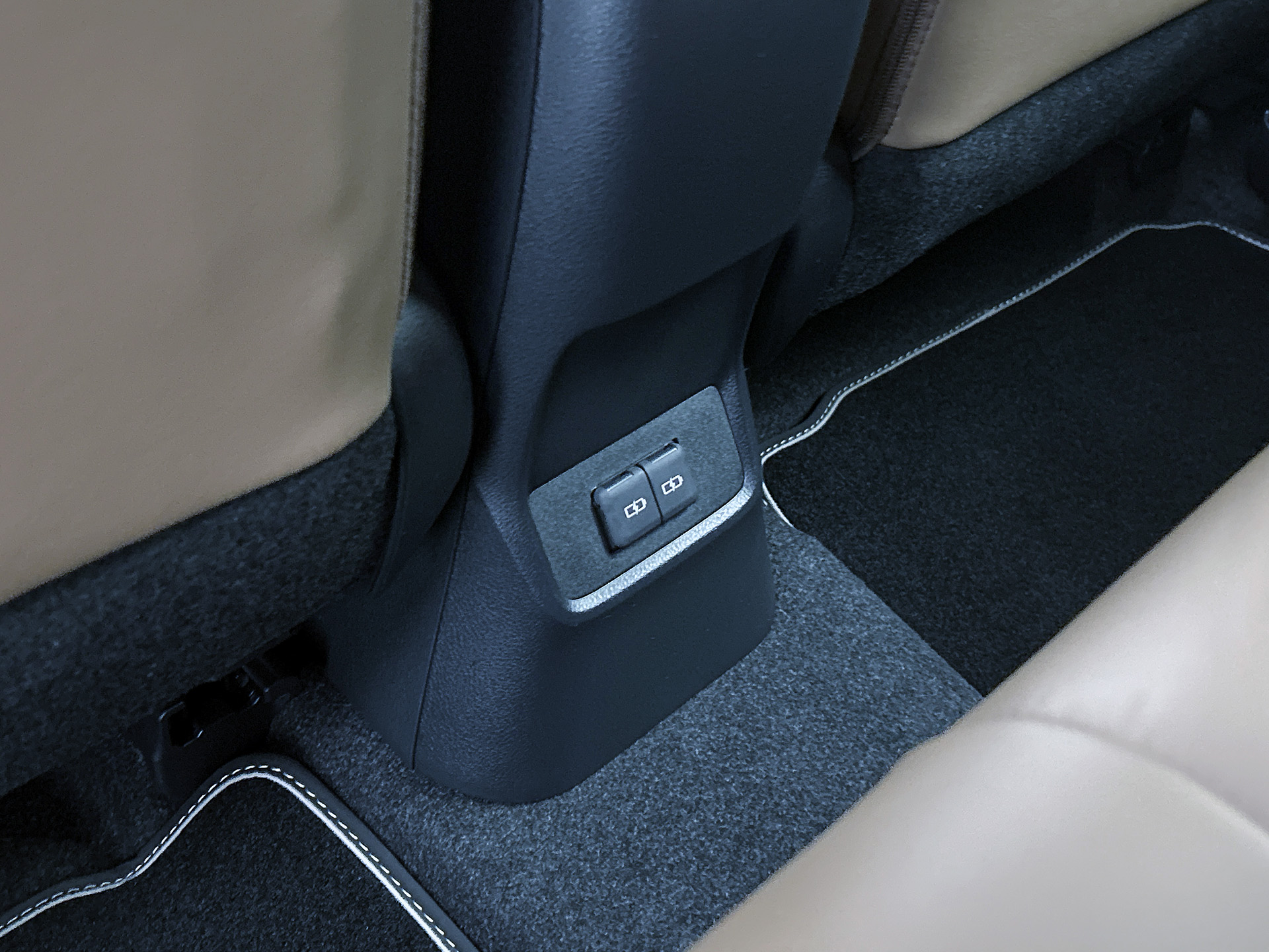 Foto van Lexus Lexus LBX
