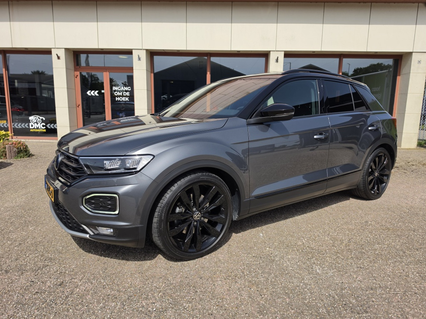 Volkswagen T-roc Sport | Blackstyle | 19' Suzuka | Led | Pano | Navi | Cruise | A 2022 - voorkant