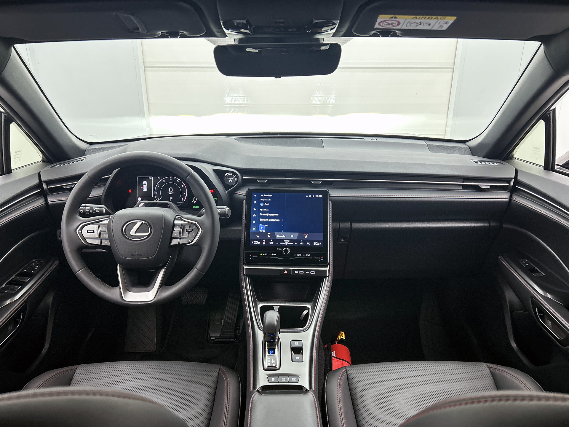 Foto van Lexus Lexus LBX