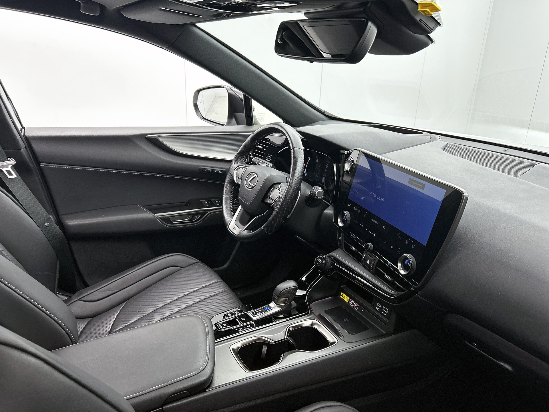 Foto van Lexus Lexus Nx450h+