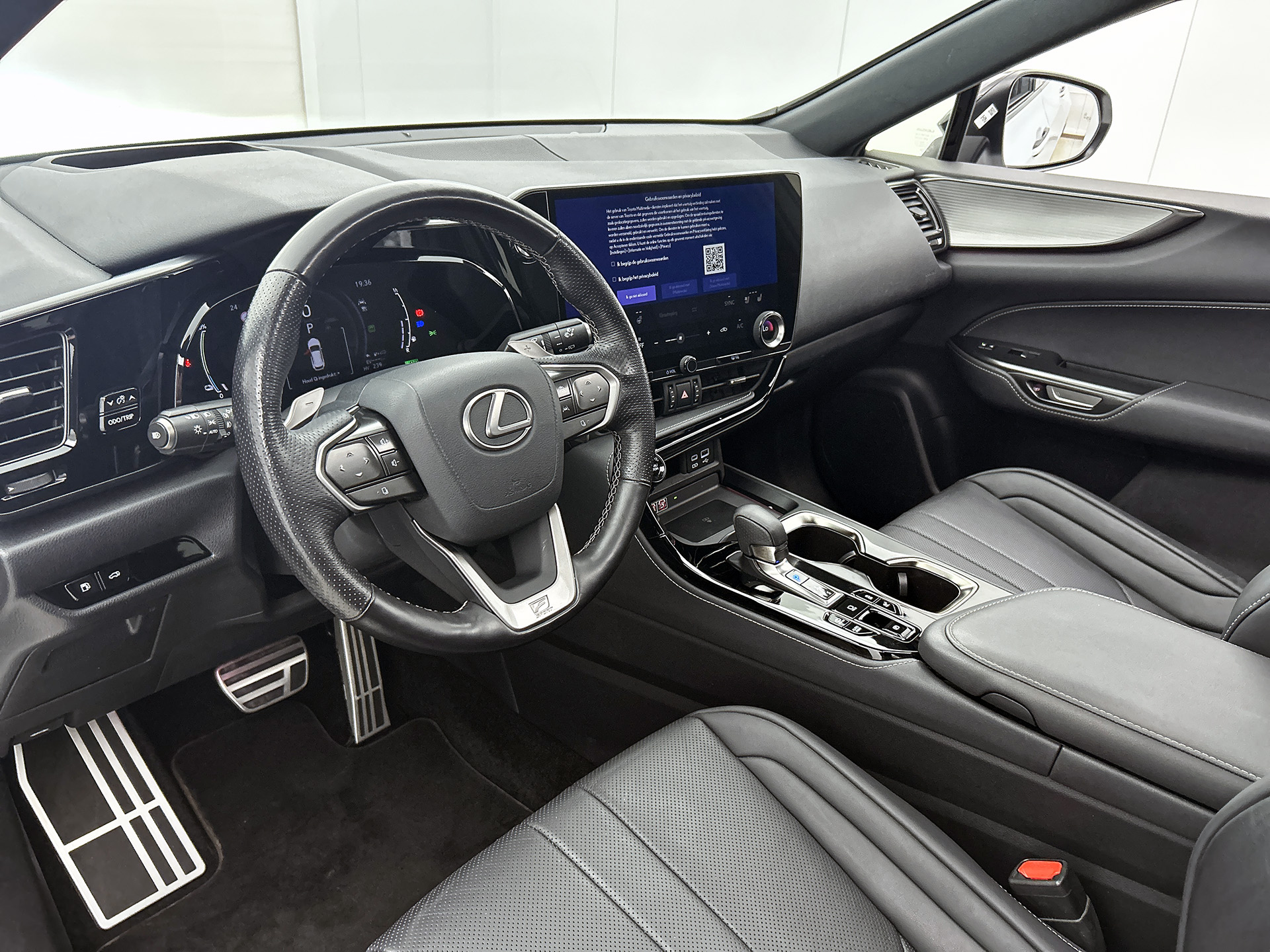 Foto van Lexus Lexus Nx450h+