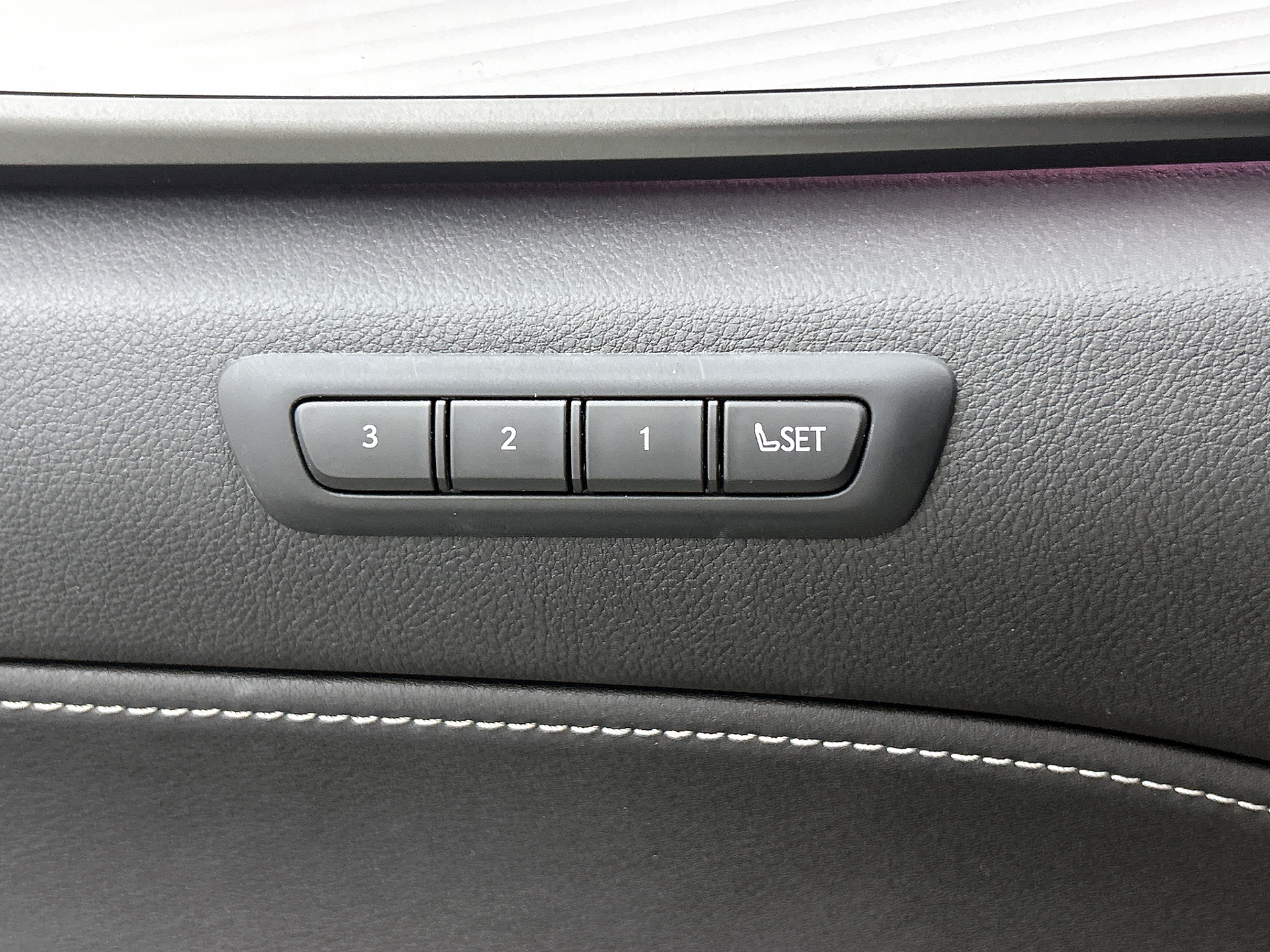 Foto van Lexus Lexus Nx450h+