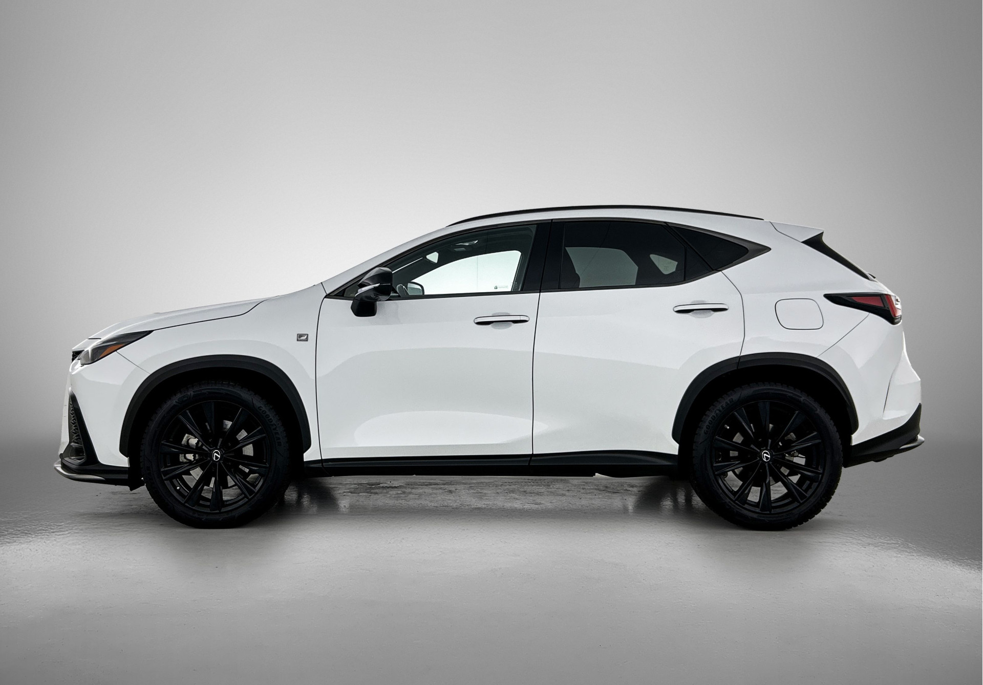 Foto van Lexus Lexus Nx450h+