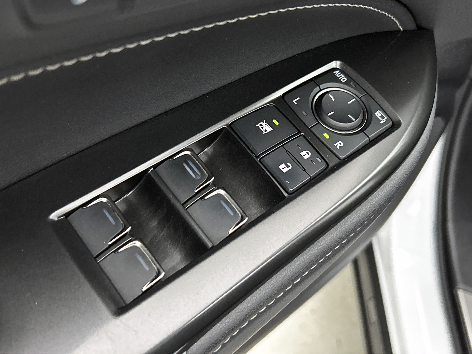 Foto van Lexus Lexus Nx450h+
