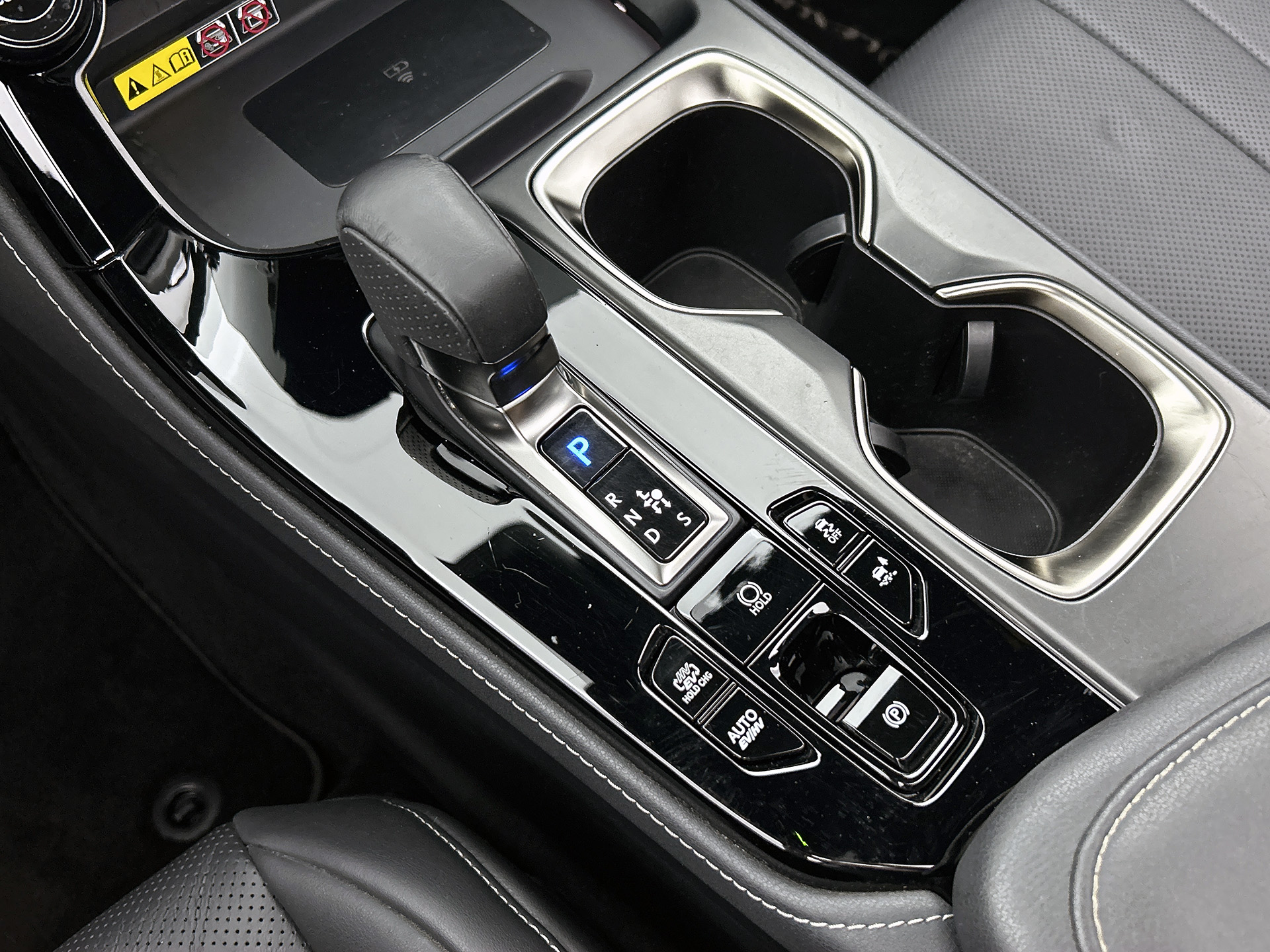 Foto van Lexus Lexus Nx450h+