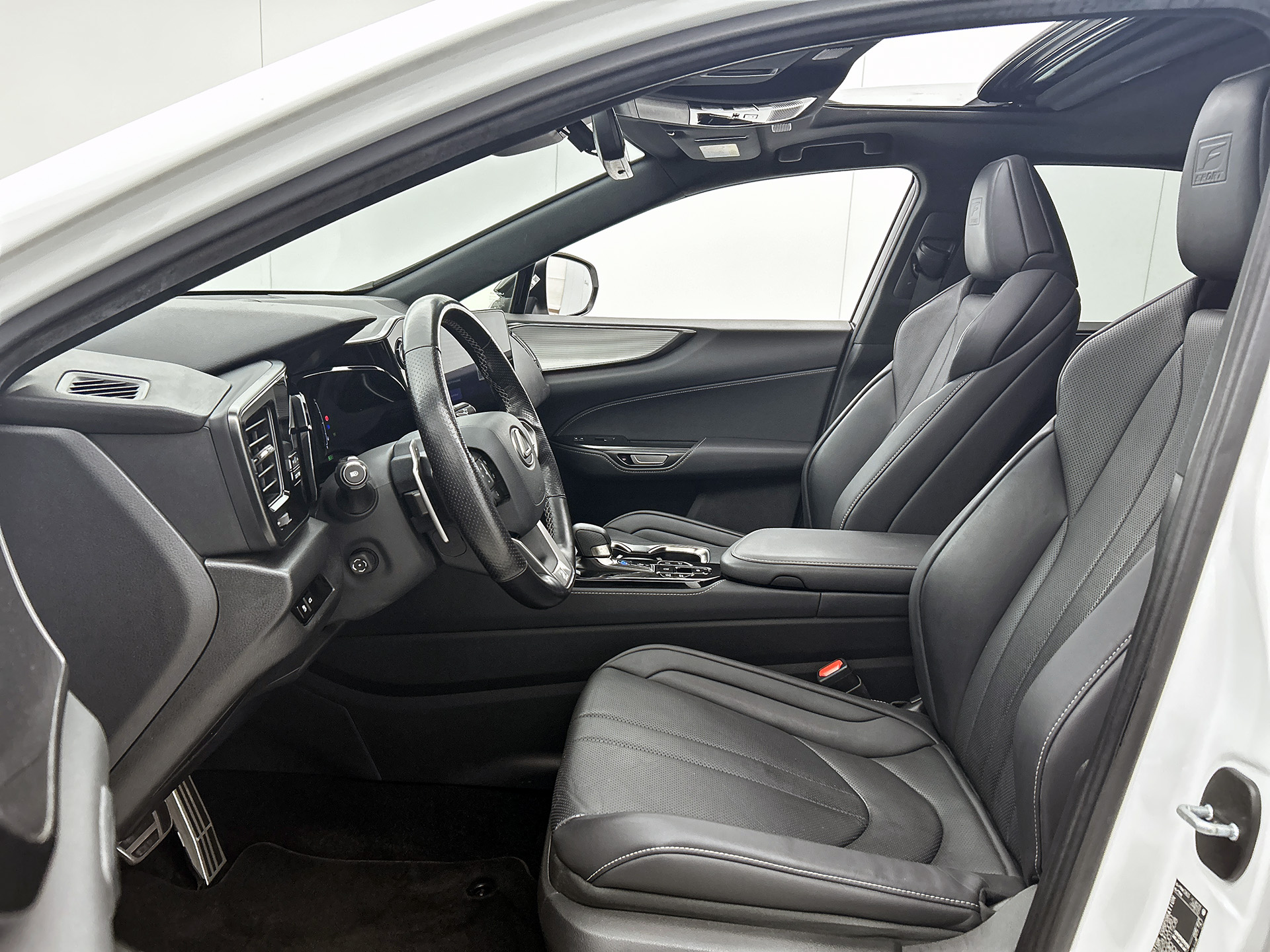 Foto van Lexus Lexus Nx450h+