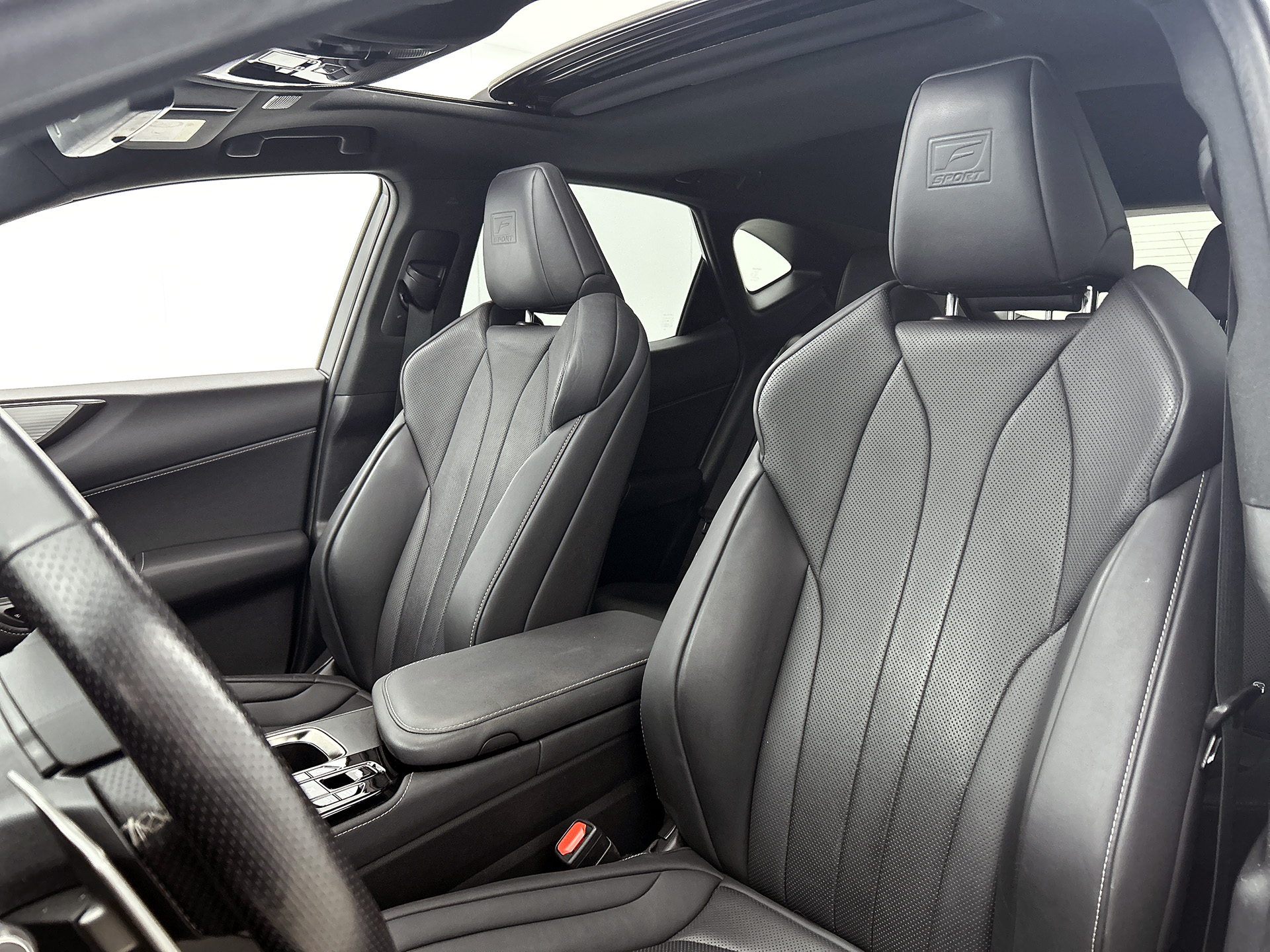 Foto van Lexus Lexus Nx450h+