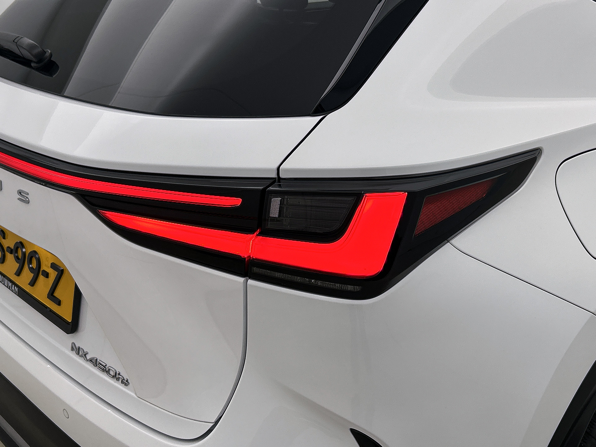 Foto van Lexus Lexus Nx450h+
