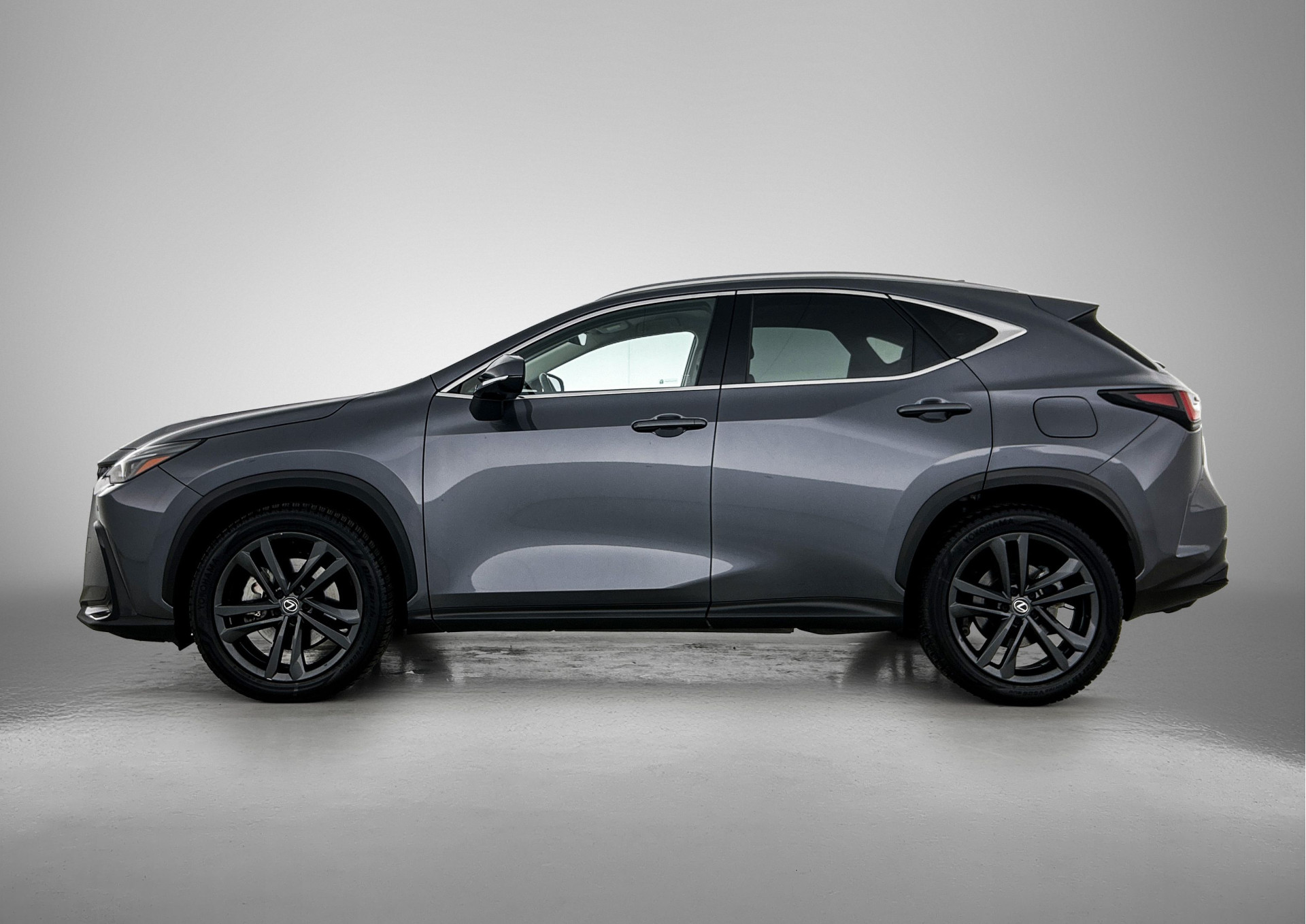 Foto van Lexus Lexus Nx450h+