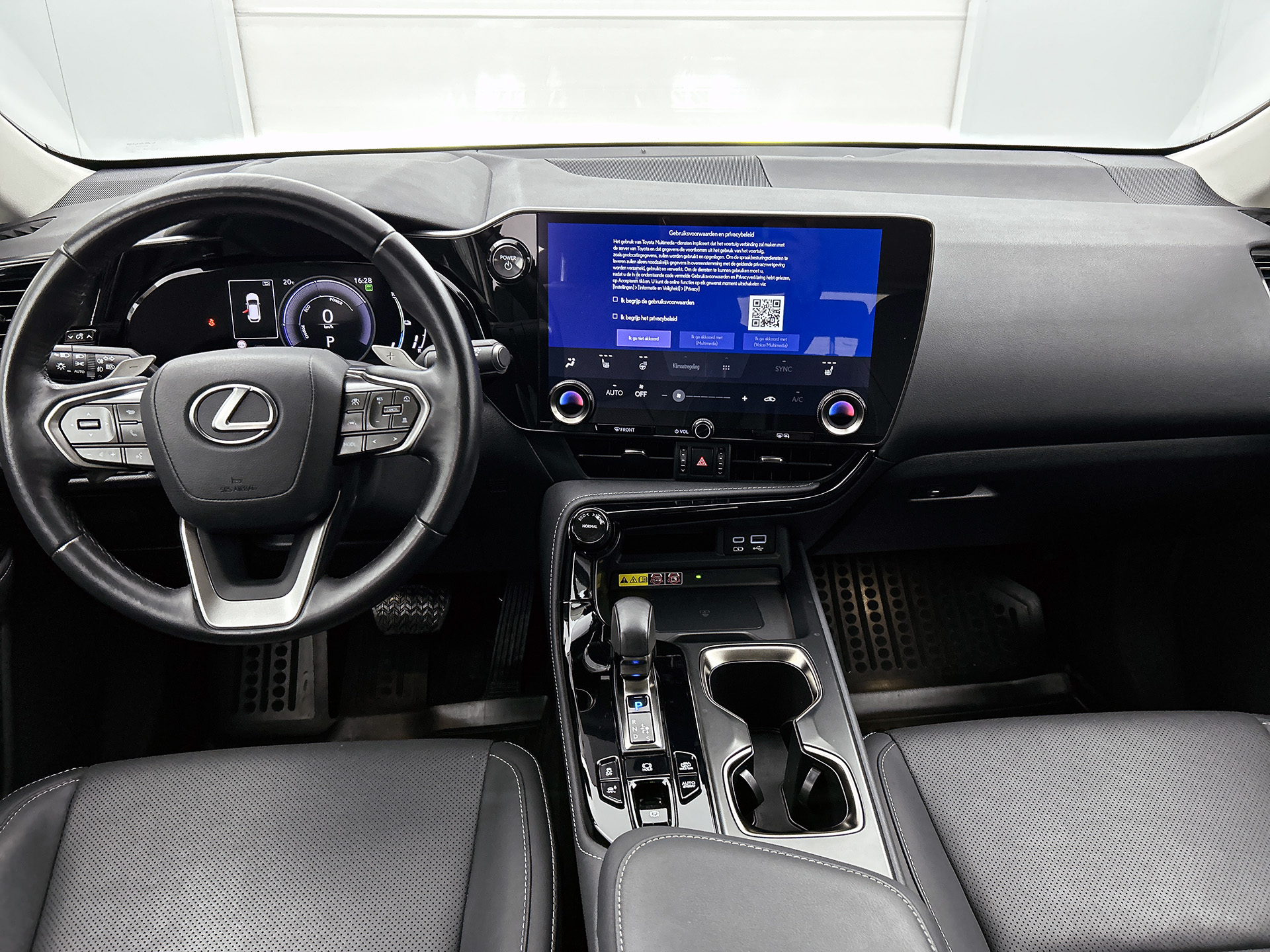 Foto van Lexus Lexus Nx450h+