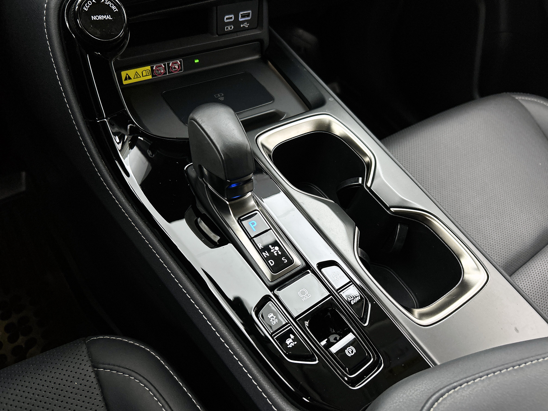 Foto van Lexus Lexus Nx450h+
