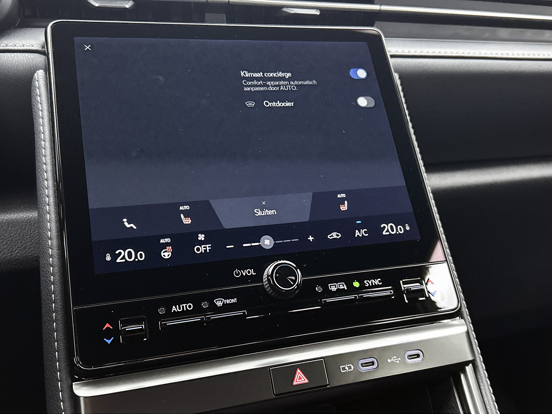 Foto van Lexus Lexus LBX