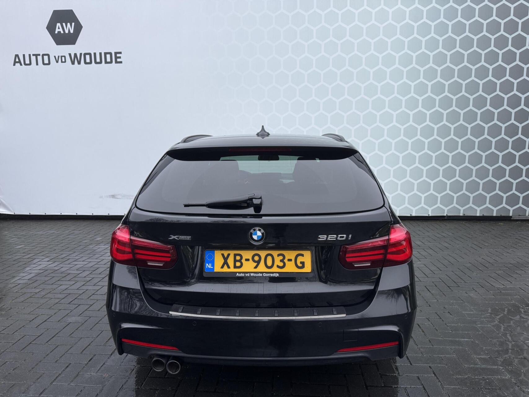 Foto van BMW 320i xDrive