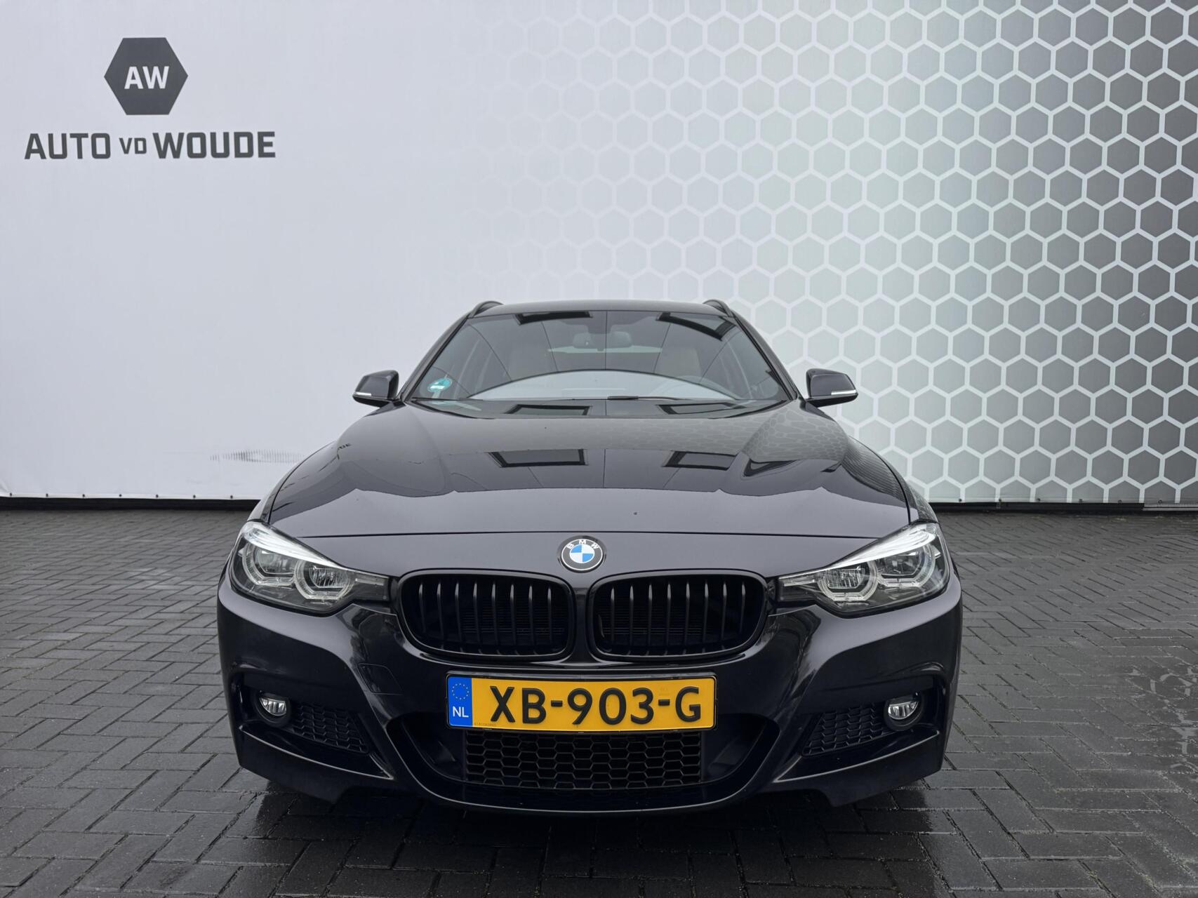 Foto van BMW 320i xDrive