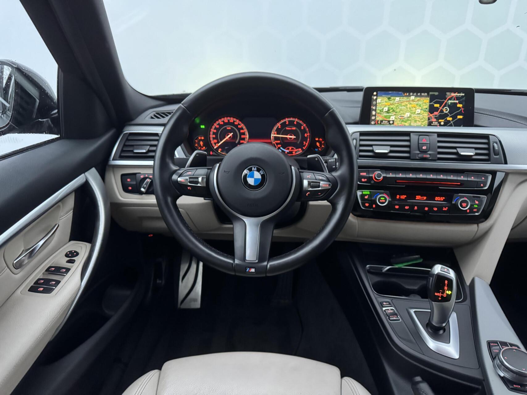 Foto van BMW 320i xDrive