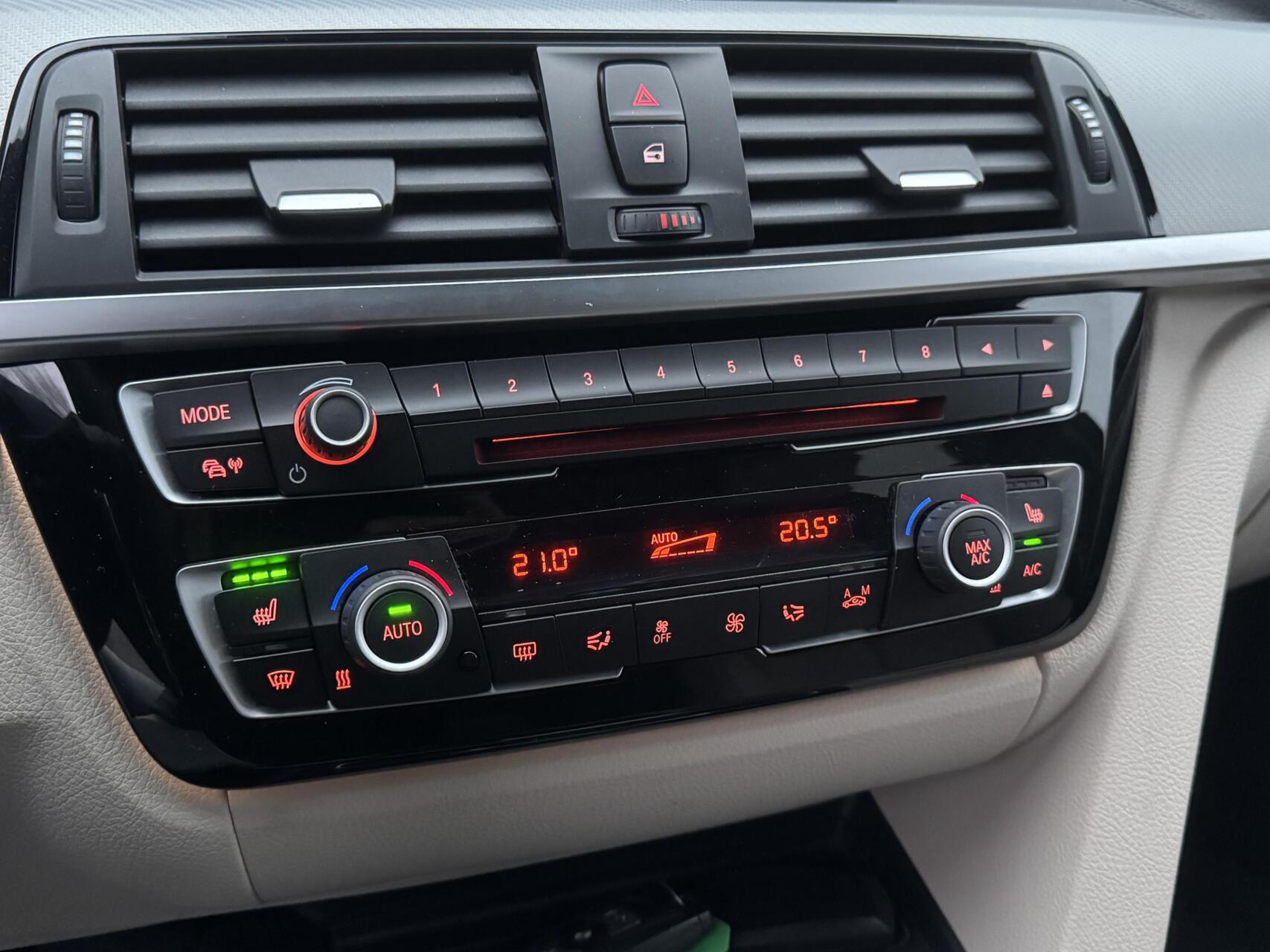 Foto van BMW 320i xDrive