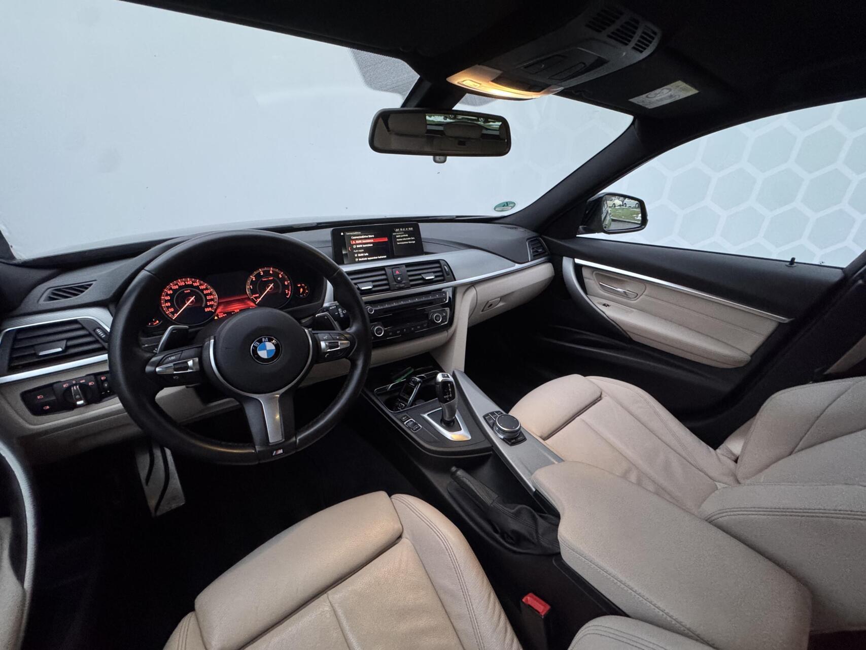 Foto van BMW 320i xDrive