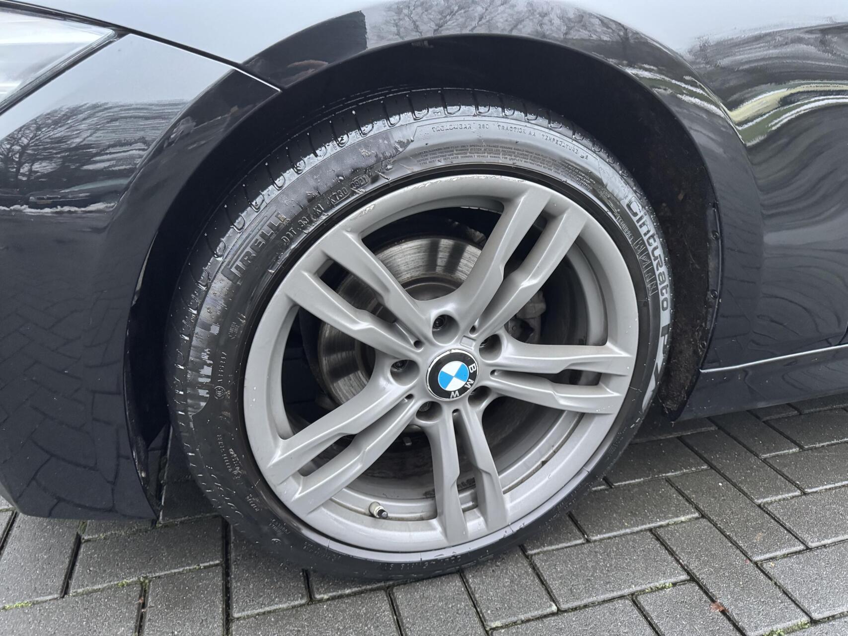 Foto van BMW 320i xDrive