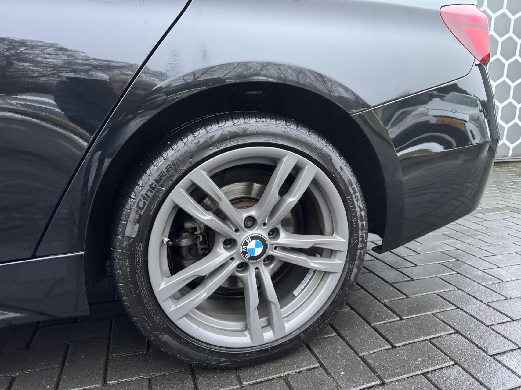 Foto van BMW 320i xDrive