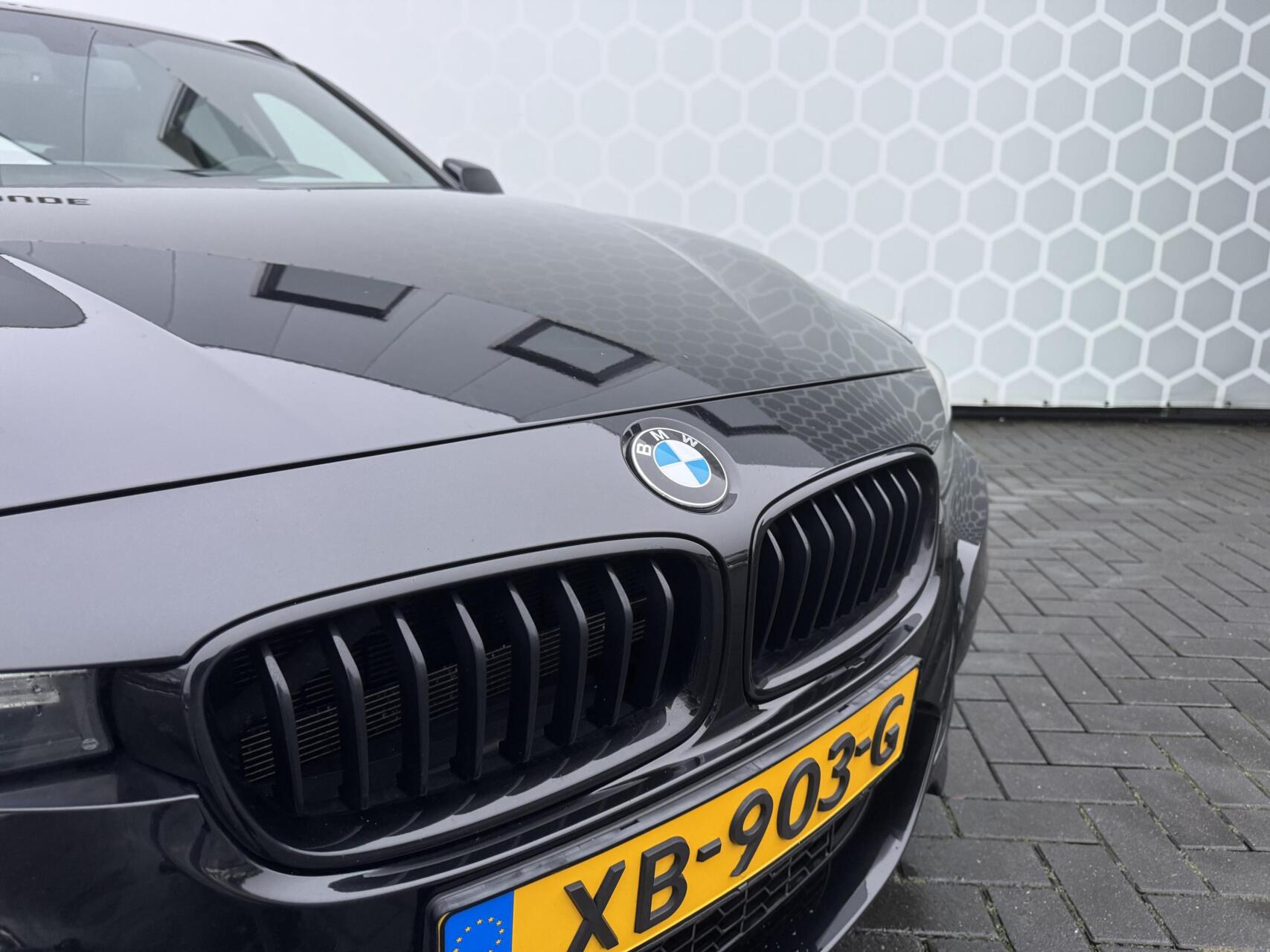 Foto van BMW 320i xDrive