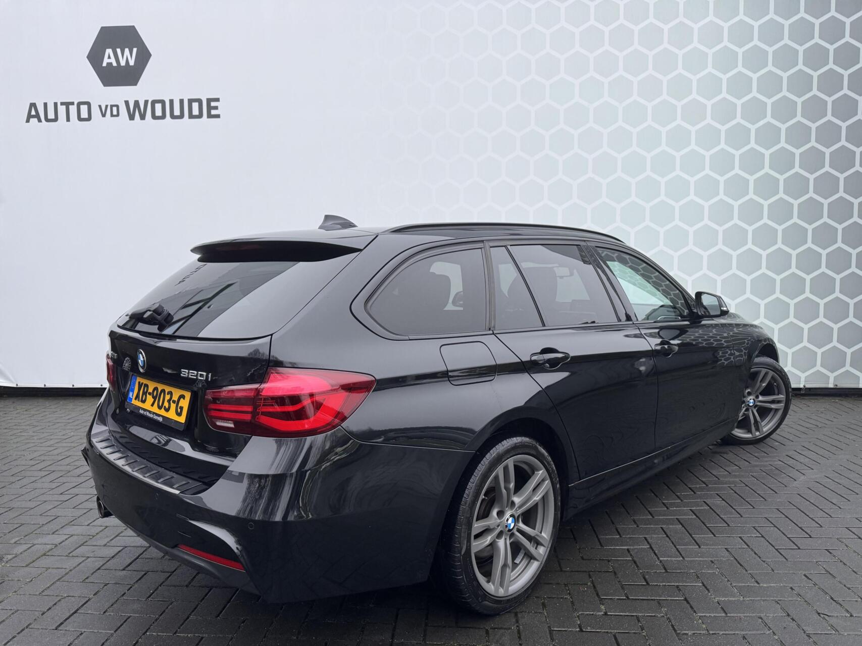Foto van BMW 320i xDrive