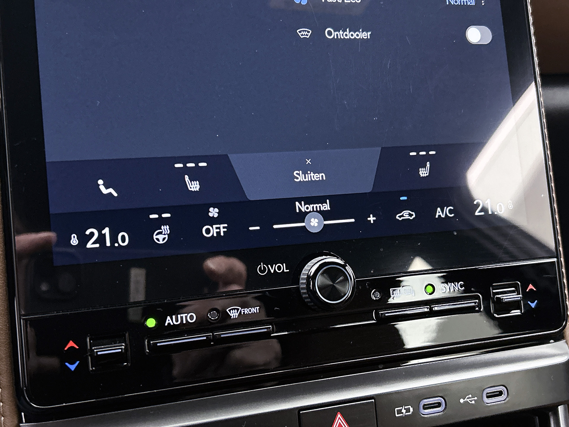 Foto van Lexus Lexus LBX