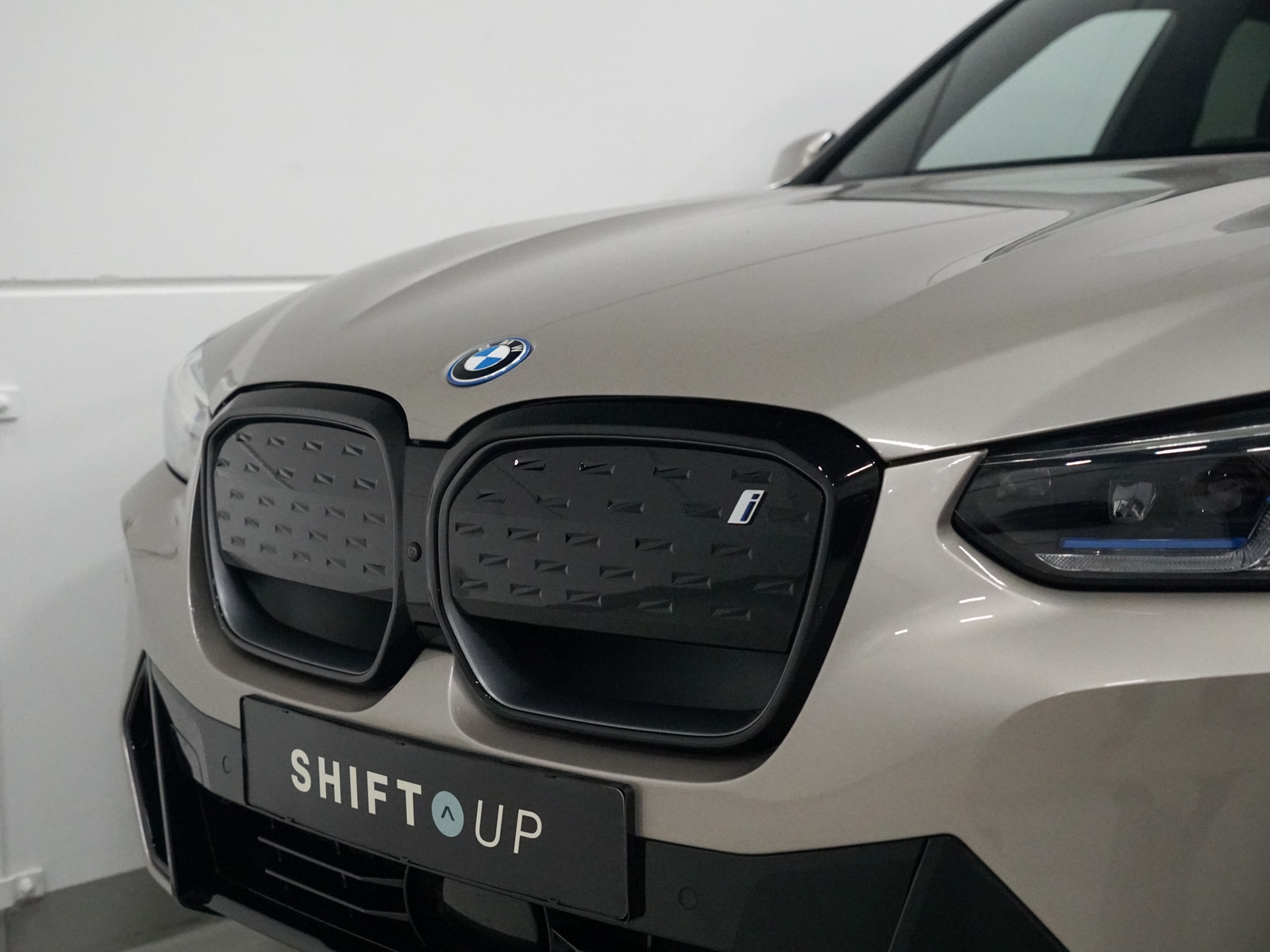 Foto van BMW Ix3