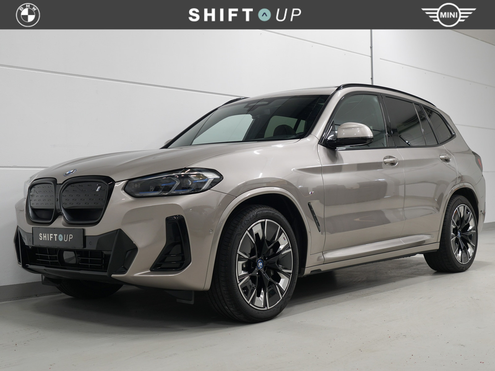 BMW Ix3 Executive 80 kWh M-Sport | Panoramadak | Harman Kardon | Head Up 2022 - voorkant