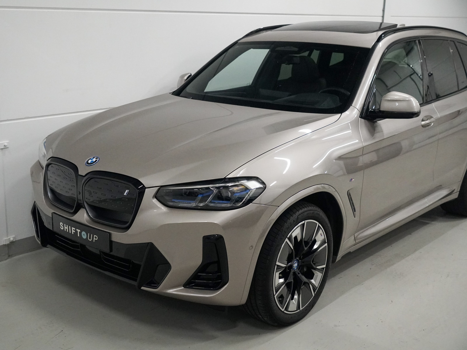 Foto van BMW Ix3