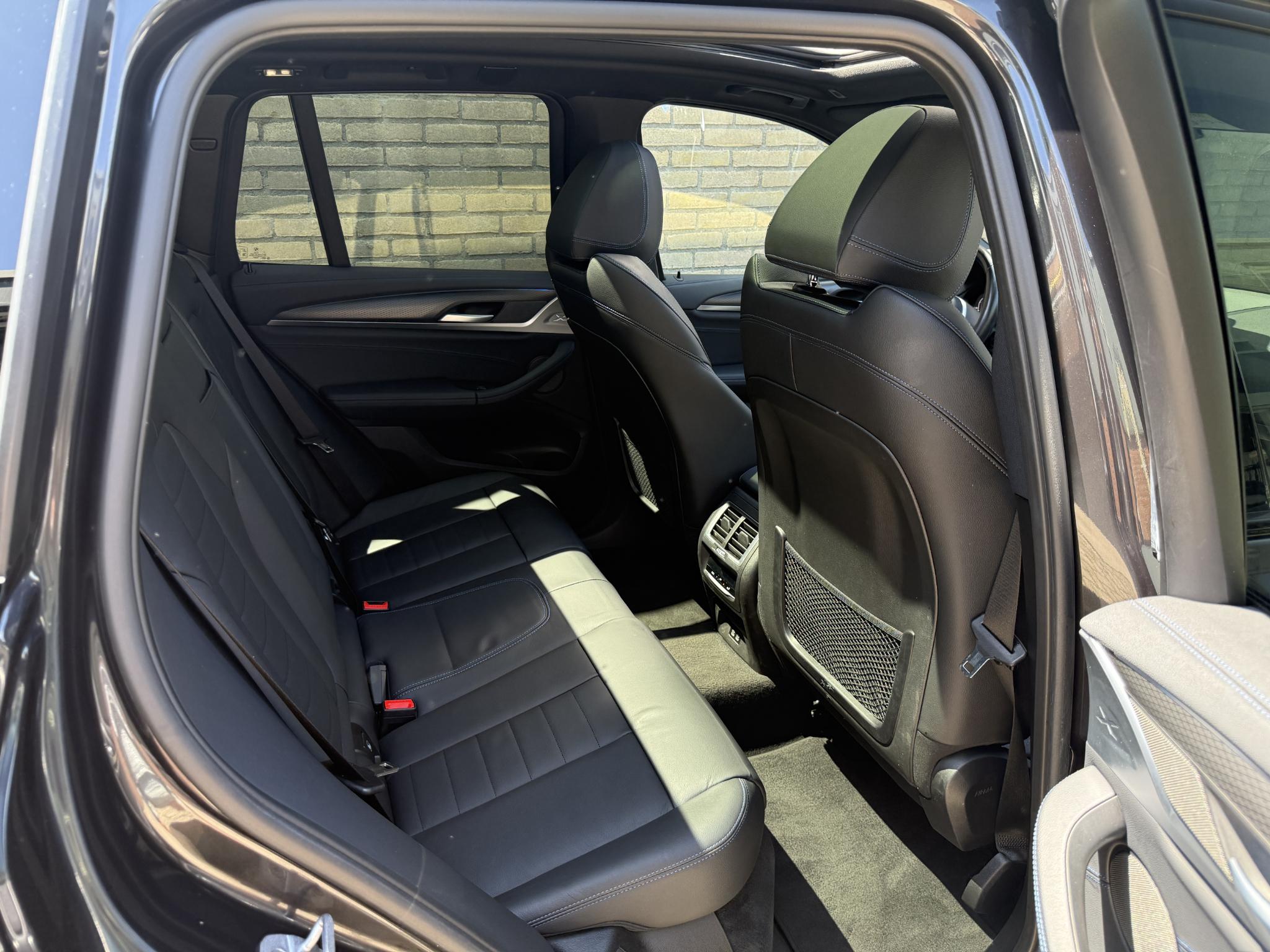 Foto van BMW Ix3