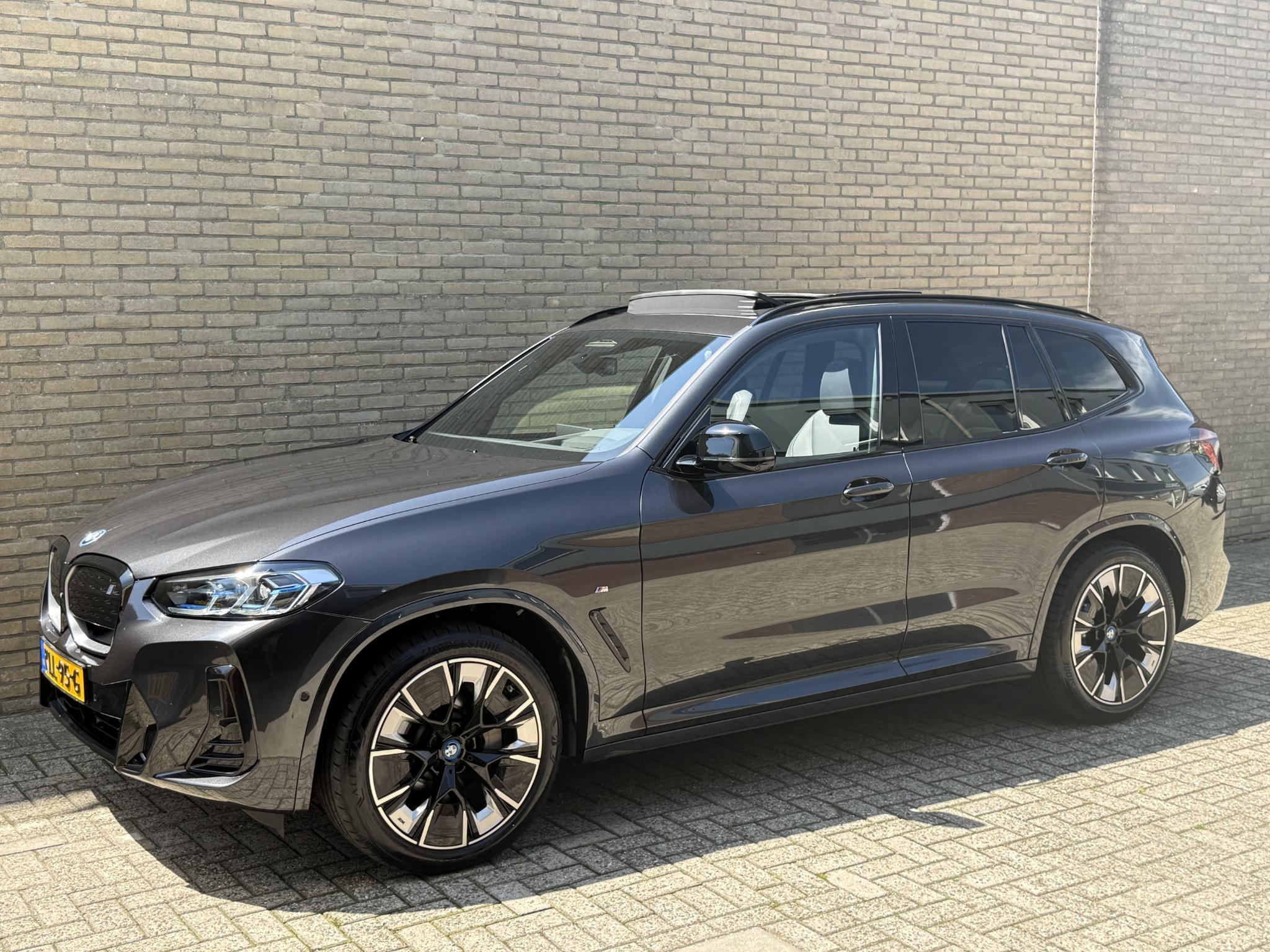 Foto van BMW Ix3