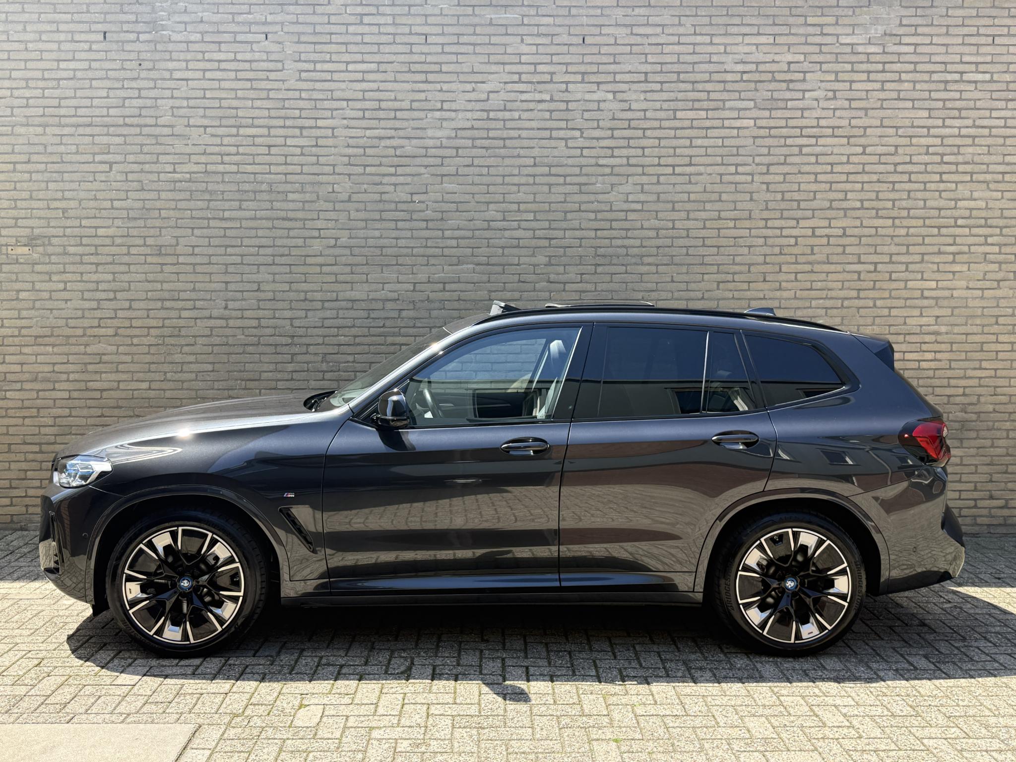Foto van BMW Ix3