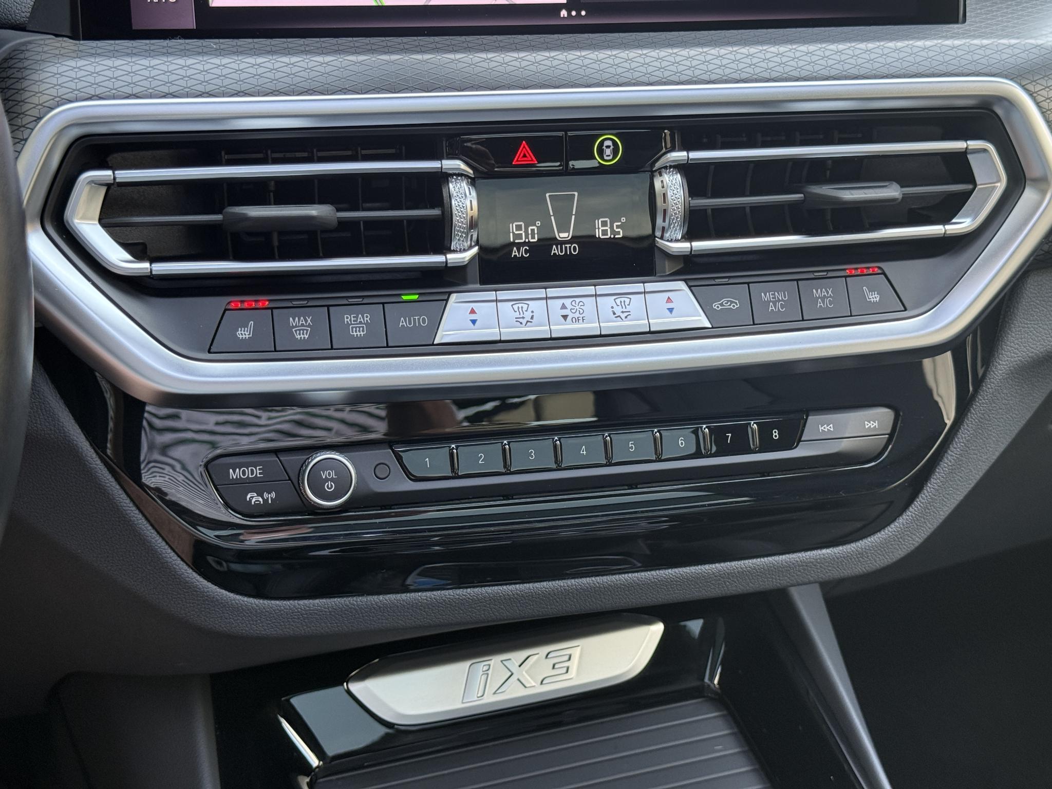 Foto van BMW Ix3